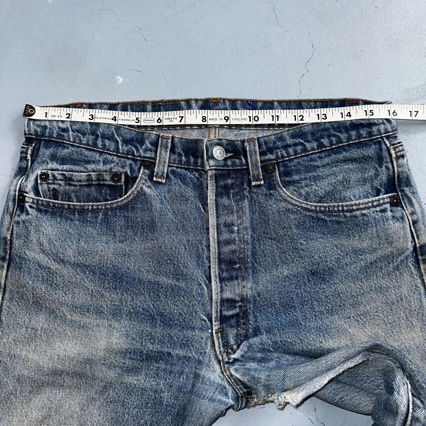 Levis 501 Vintage 80s USA XX Straight Leg Jeans Blue Light Wash Act 32x24 Capri