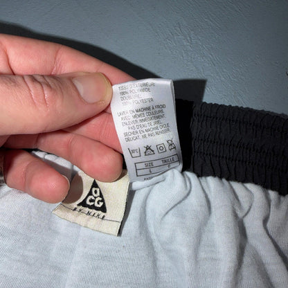 Nike ACG VTG Men Activewear Shorts L Black Nylon Polyester Logo Embroidery 90s