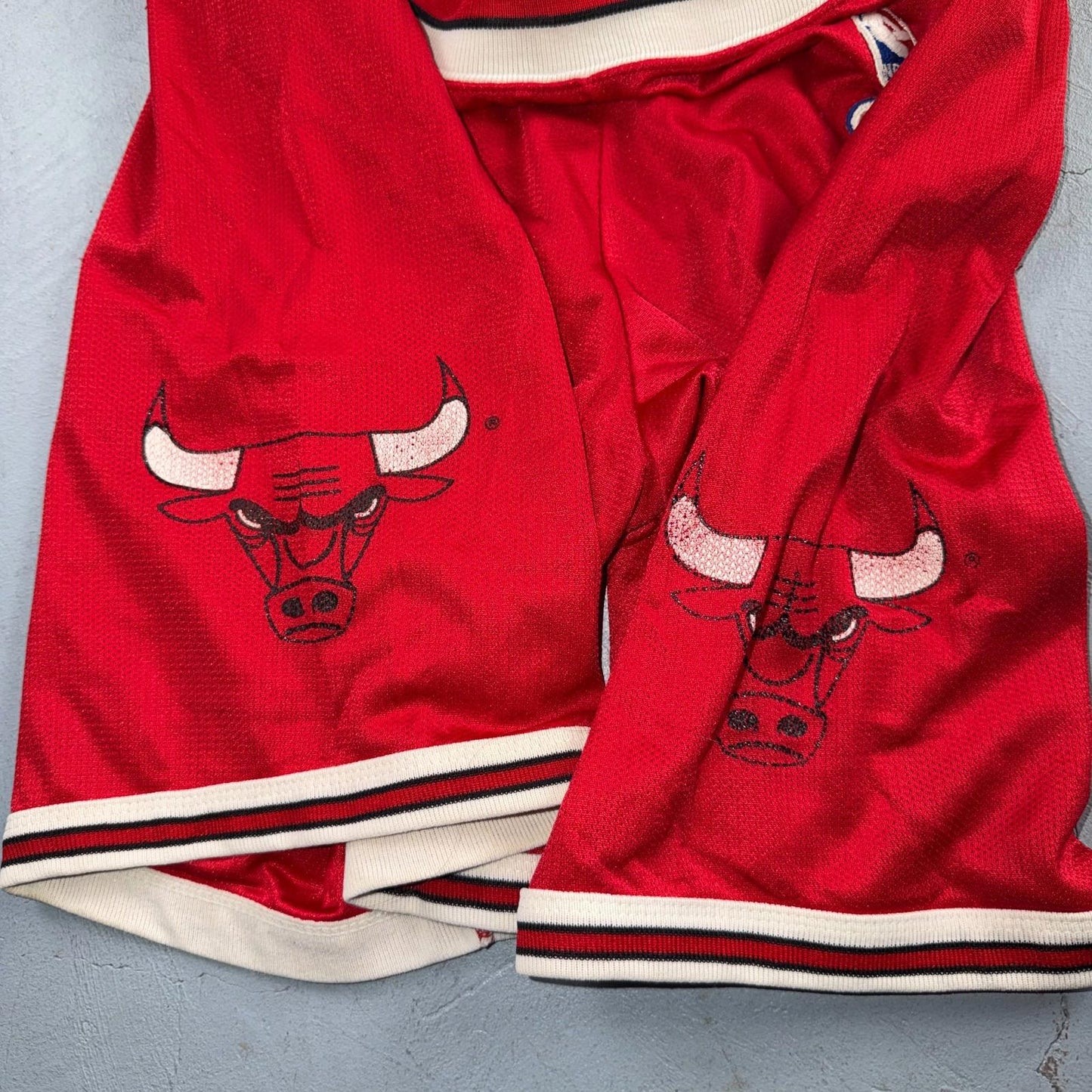 Vintage Champion Chicago Bulls Basketball Shorts Mens Medium Red NBA Jordan 80s