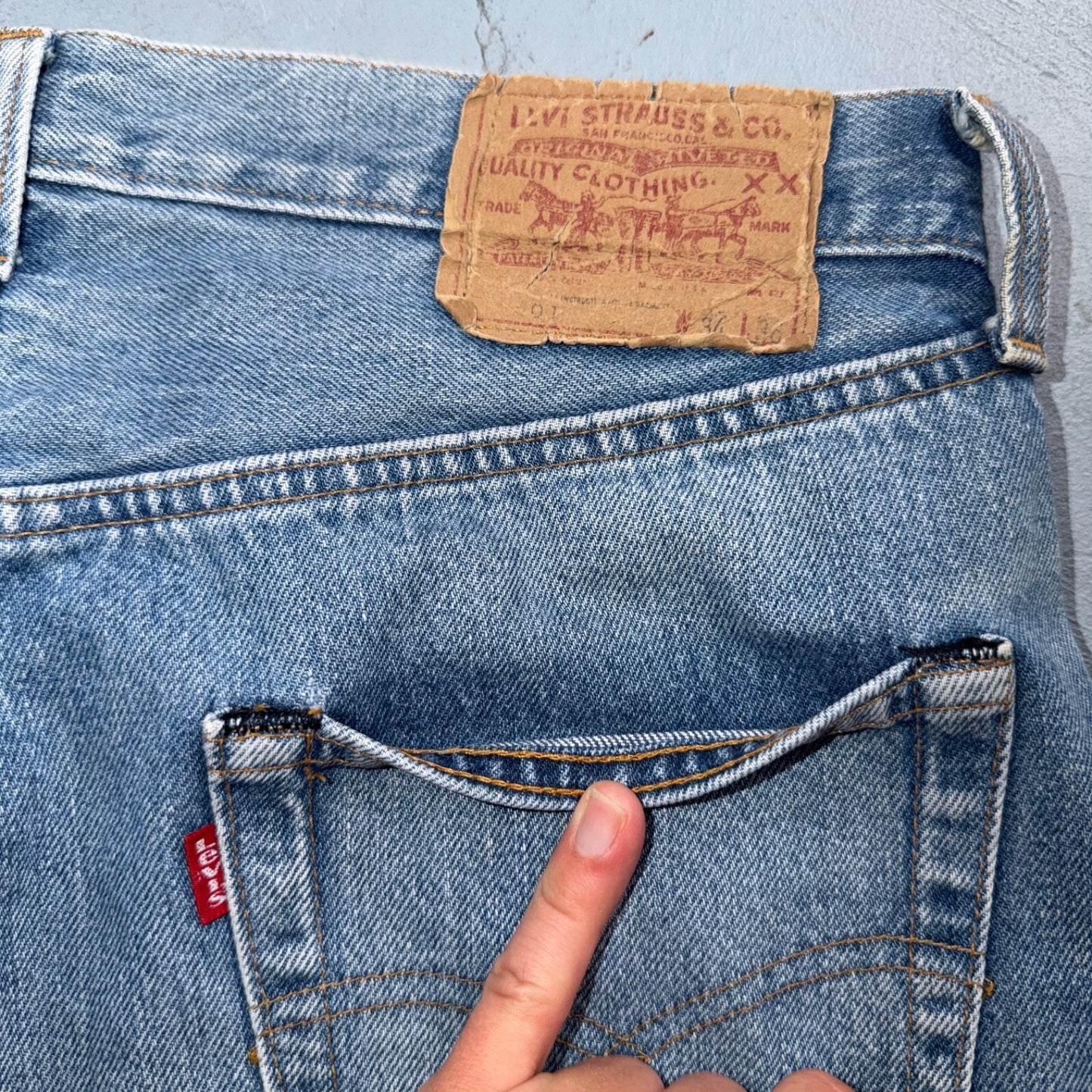 Levis 501 Vintage 80s Redline Selvedge USA XX Jeans Light Wash 34x36 Act 31x27