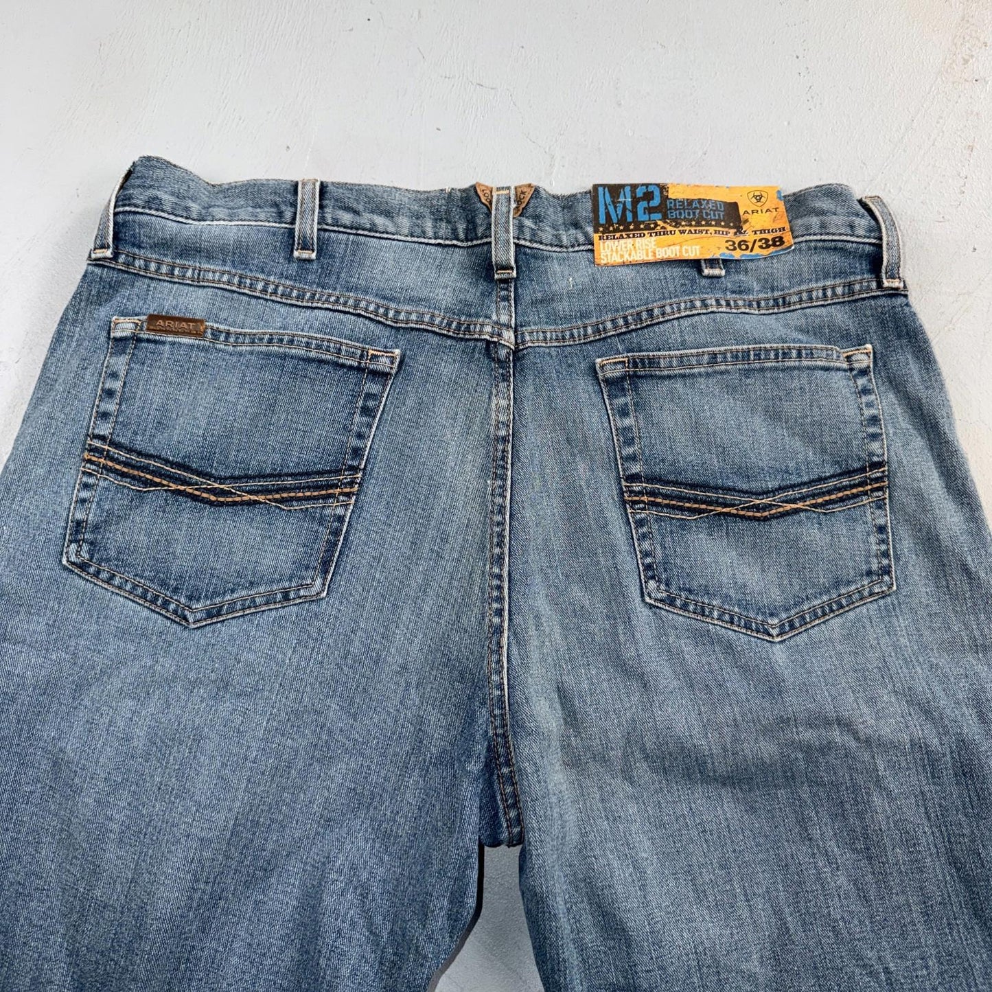 Ariat NWT Jeans Men's Size 36 x 38 Legacy M2 Relaxed Boot Cut Medium Wash