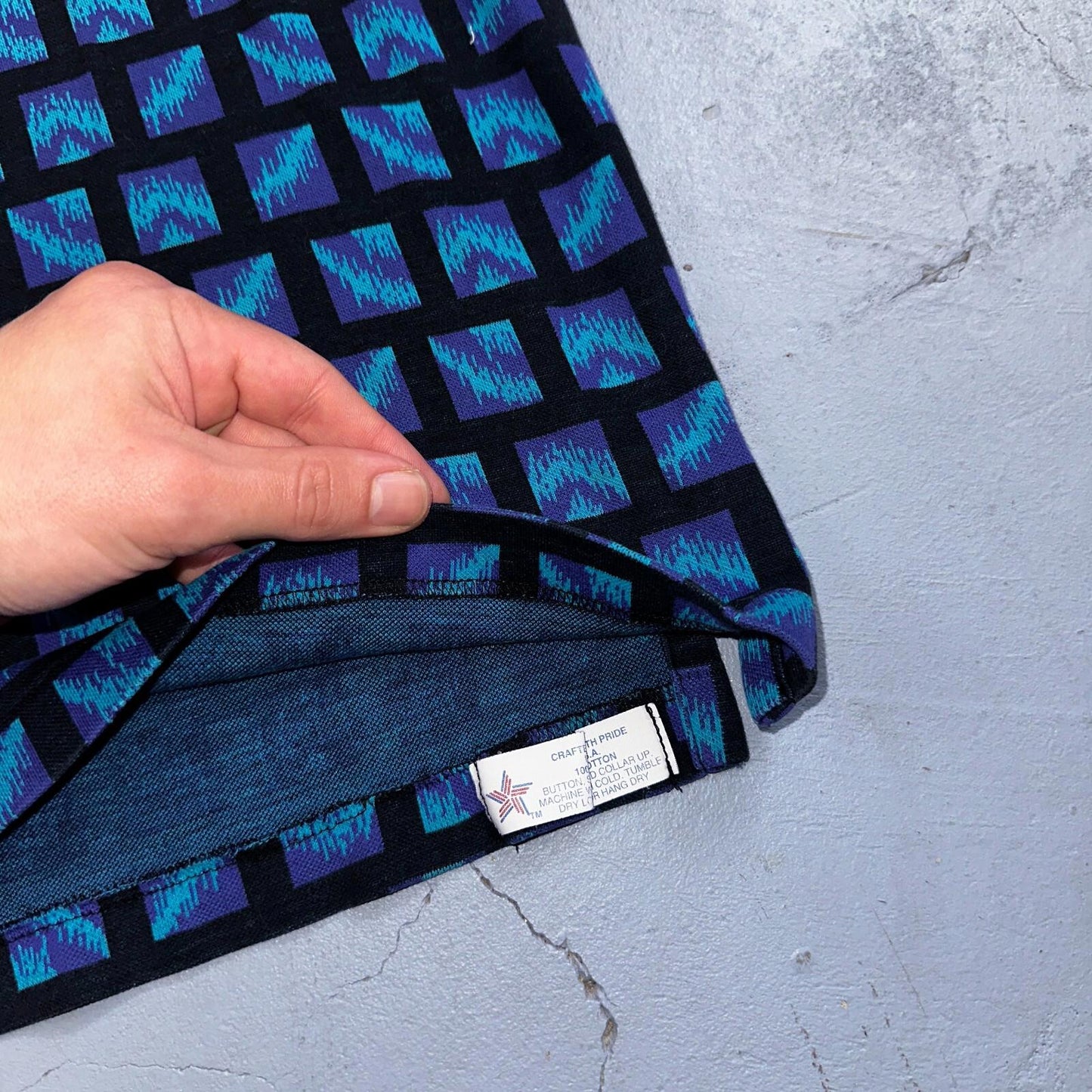 Carlyle VTG Short Sleeve Knit Polo Sz L Rockabilly Crazy Print Pattern Blue 70s