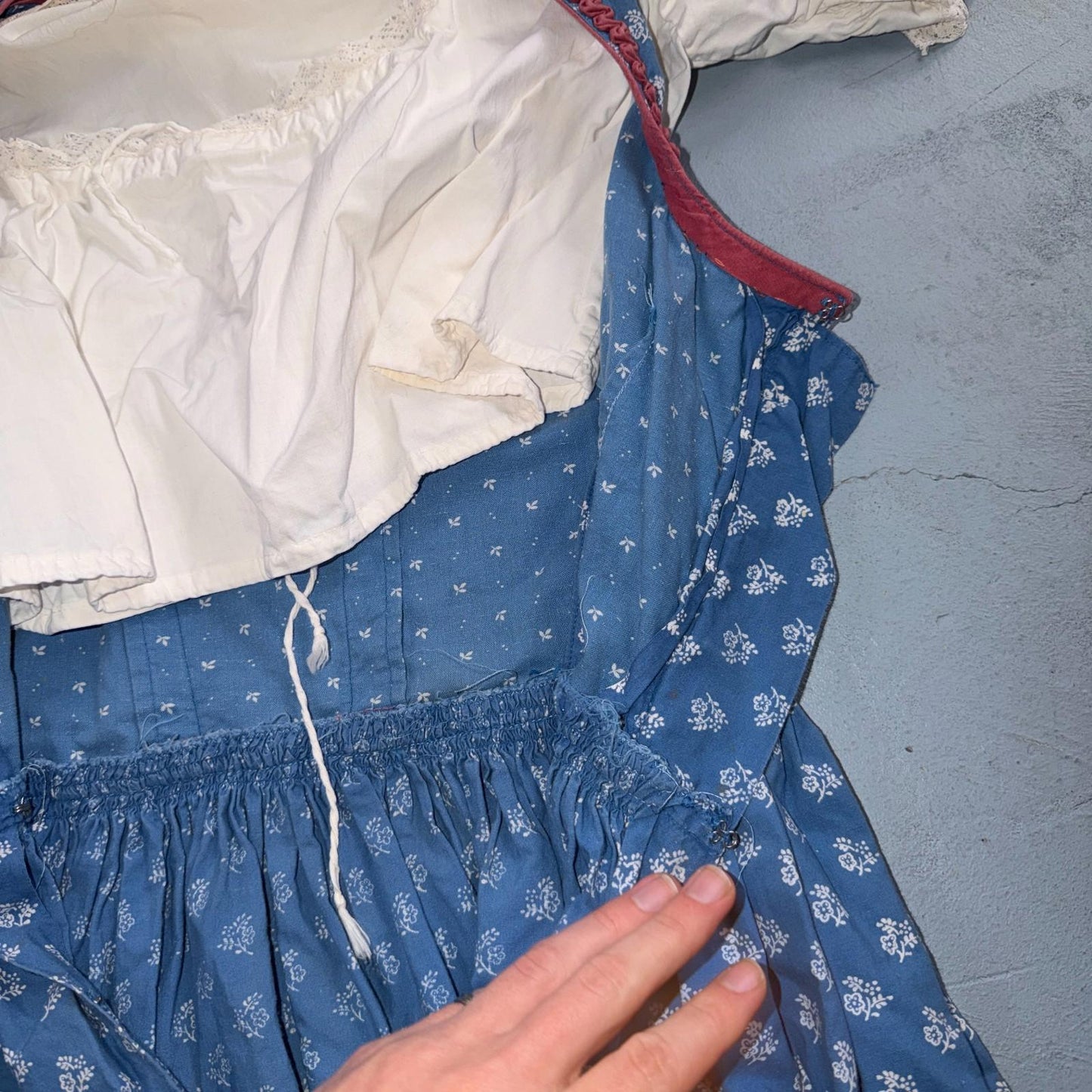Wallach Volkskunfthaus Munchen Antique Dress German Smocked Handmade Dirndl 50s
