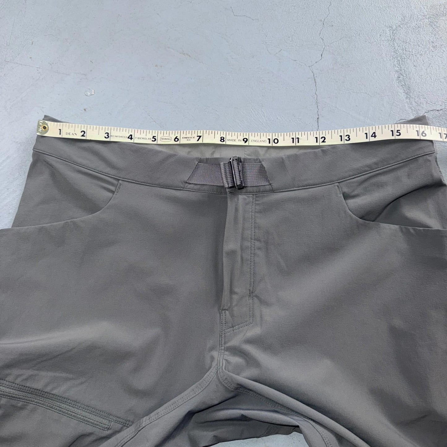 Arcteryx Performance Lefroy Pants 36 Pockets Lightweight Nylon Hiking Gamma Grey