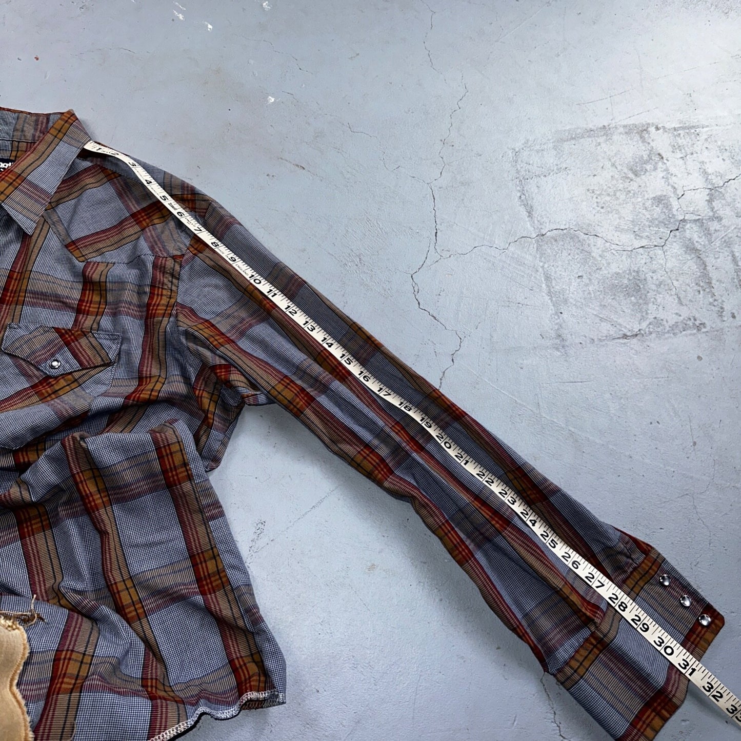 Wrangler VTG Shirt Mens 17.5x35 Plaid Cowboy Cut Pearl Snap Long Tail Rodeo