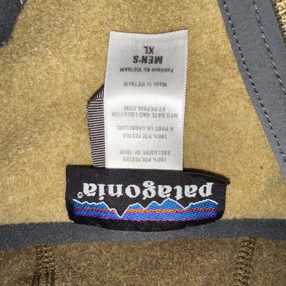 Patagonia Jacket Men's XL Tan Cedars Fleece Zip Chest Pocket Zipper Damaged