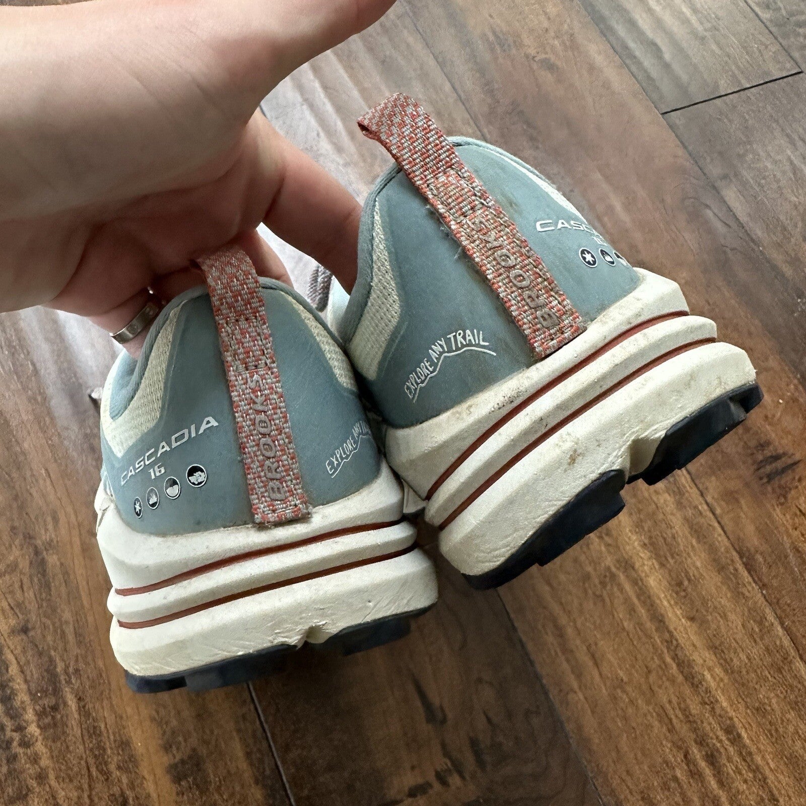 Brooks Womens Cascadia 16 Aqua/Tourmaline/Rooibos Tea Running Shoes Size 9 Hike