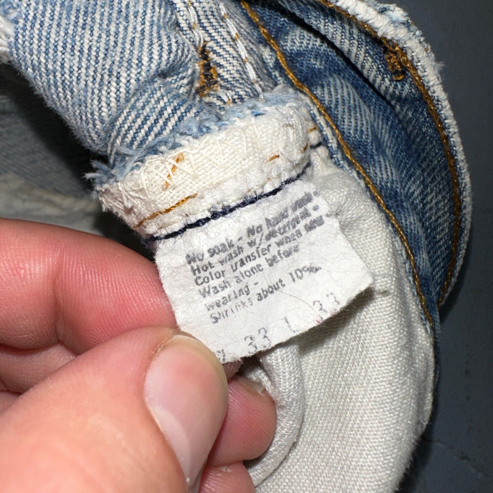 Levis 501 Vintage 80s Redline Selvedge USA XX Jeans Thrashed 33x33 Act 31x30