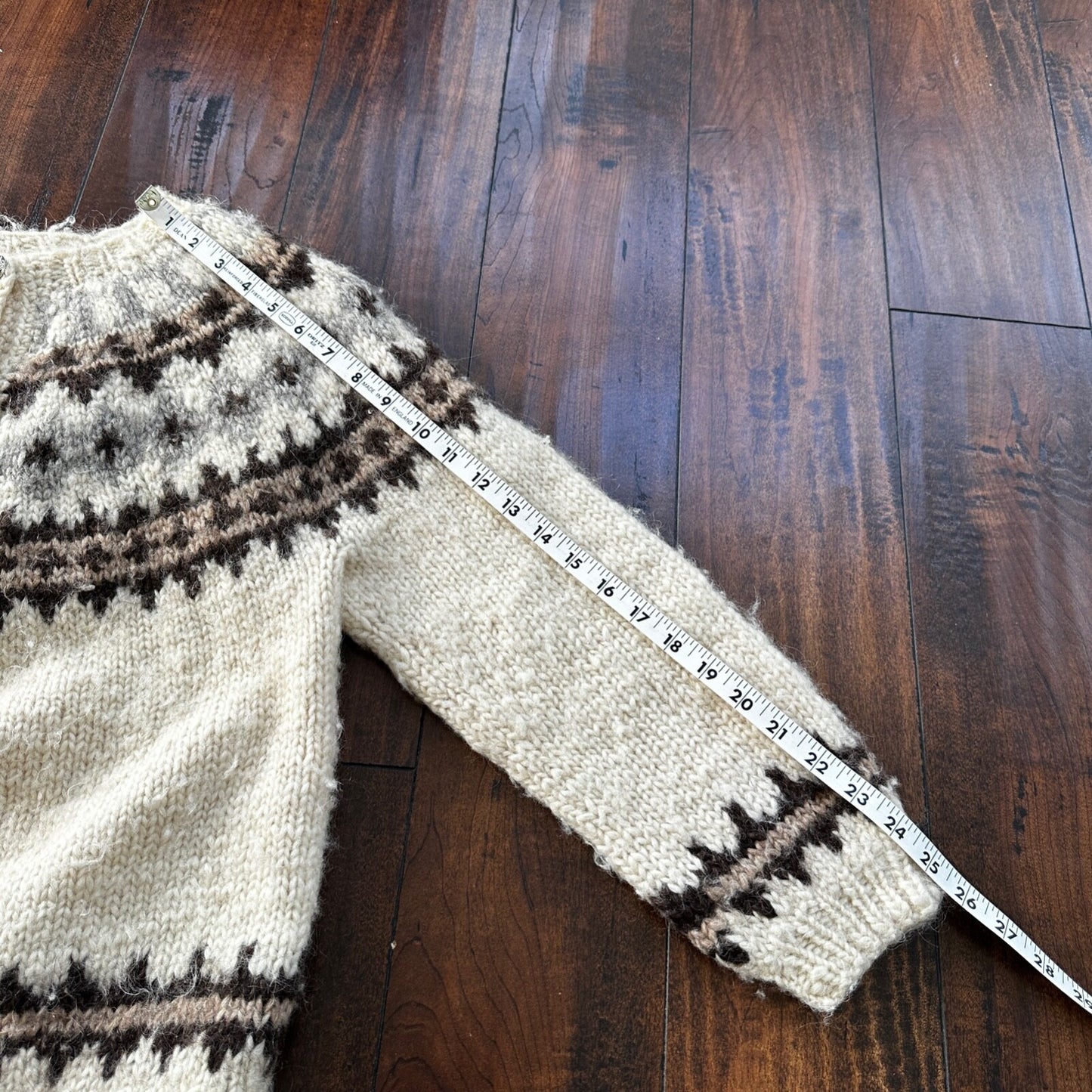 VTG Cardigan Sweater WOOL? Scandinavian Snowflakes Heavy Warm 80s Cute