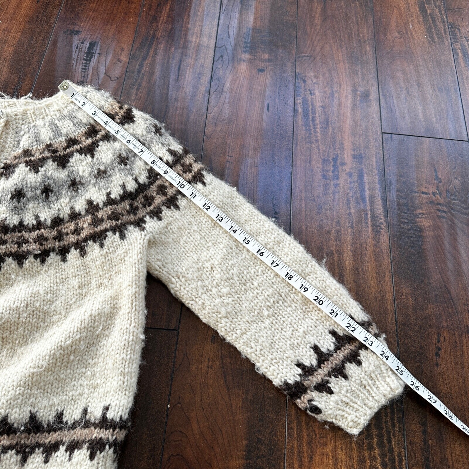 VTG Cardigan Sweater WOOL? Scandinavian Snowflakes Heavy Warm 80s Cute