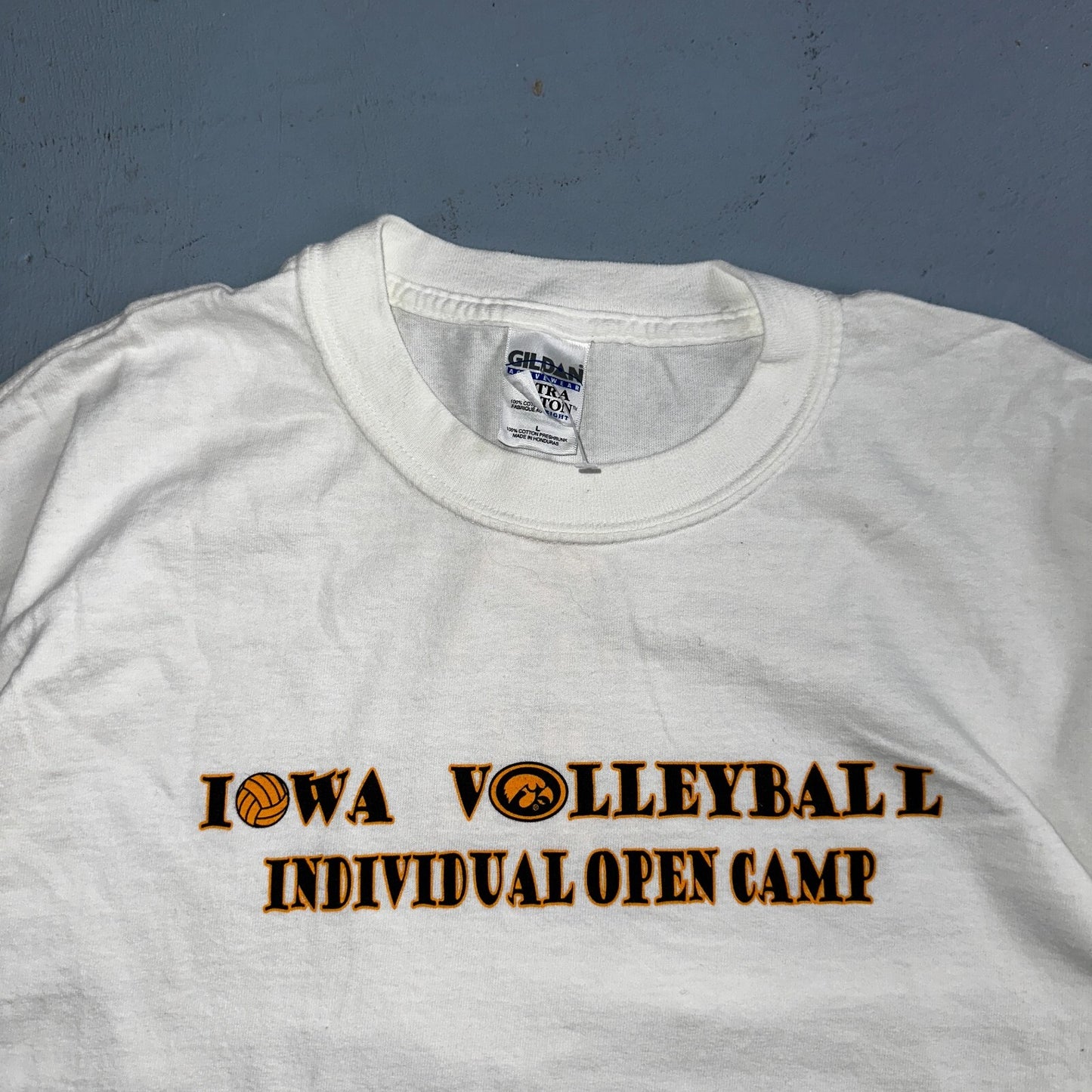Iowa Hawkeyes Volleyball VTG T Shirt Camp White Graphic Sports Large Fun