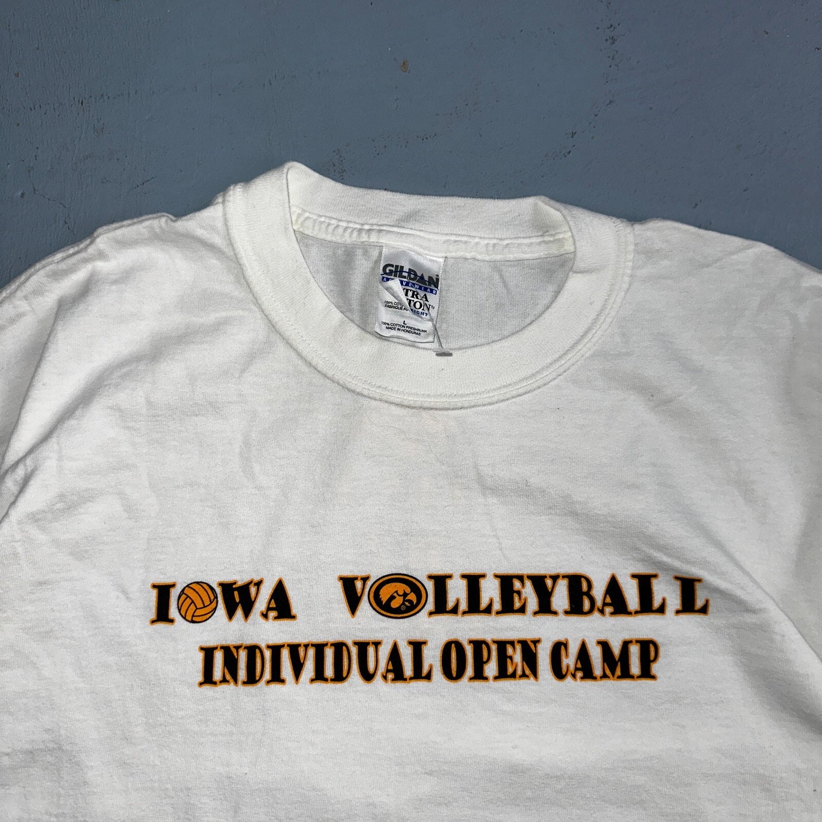 Iowa Hawkeyes Volleyball VTG T Shirt Camp White Graphic Sports Large Fun