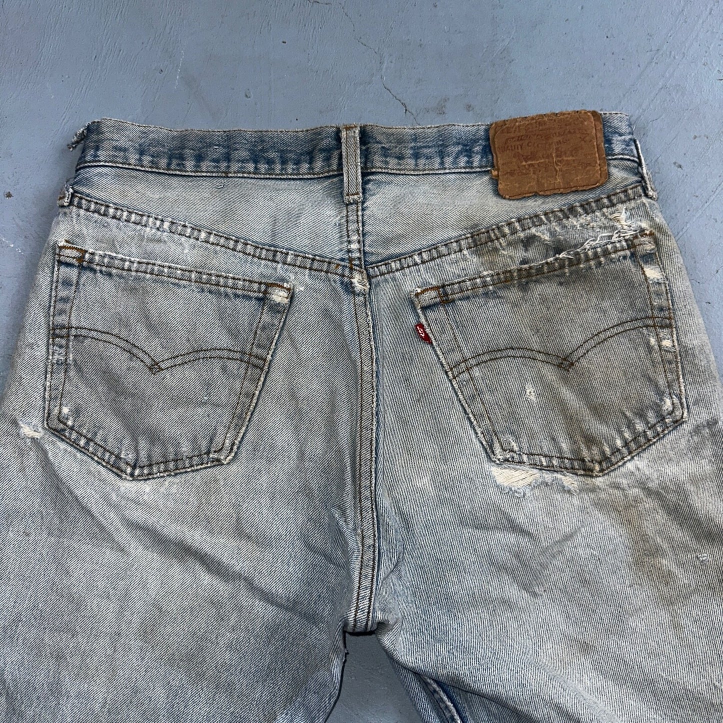 Levis 501 Vintage 80s USA XX Straight Leg Jeans Blue Light Wash Torn Act 32x33