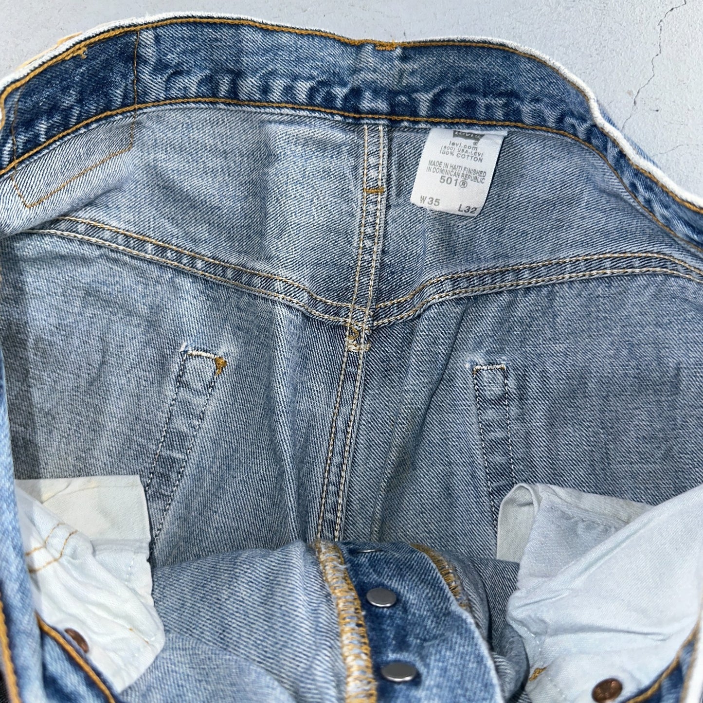 Levis 501 Vintage 90s Y2K Straight Leg Jeans Blue Light Wash 35x32 Act 34x31