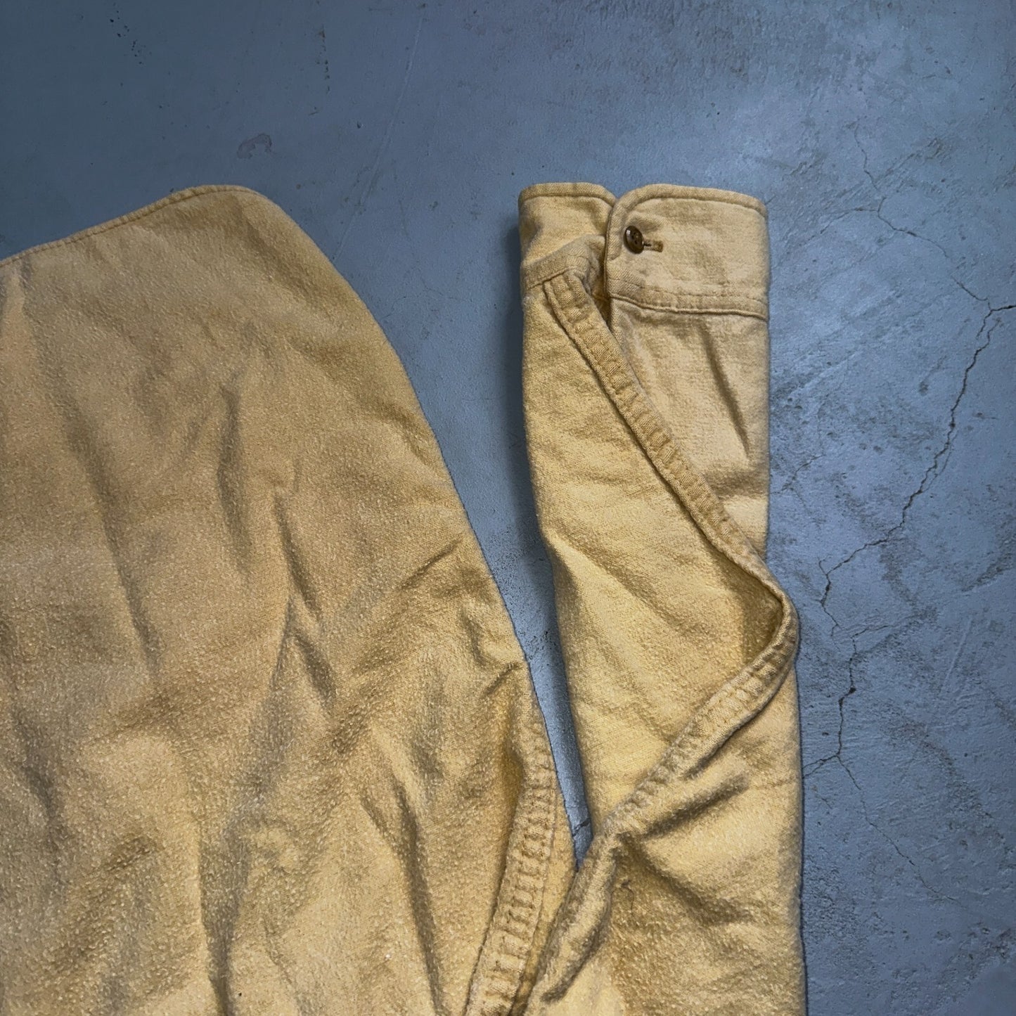 Vintage Woolrich Chamois Button Up Shirt Heavy Cotton Mens XL USA Yellow 70s