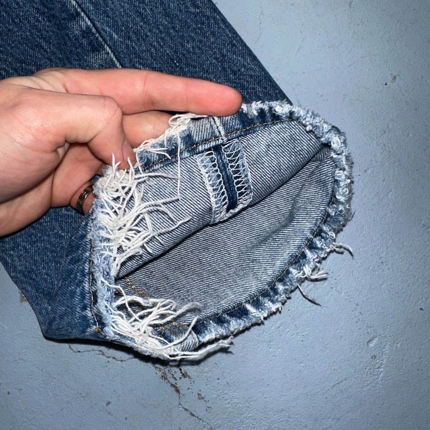 Levis 501 Vintage Y2K XX Straight Leg Jeans Rips Blue Med Wash 33x36 Act 31x31