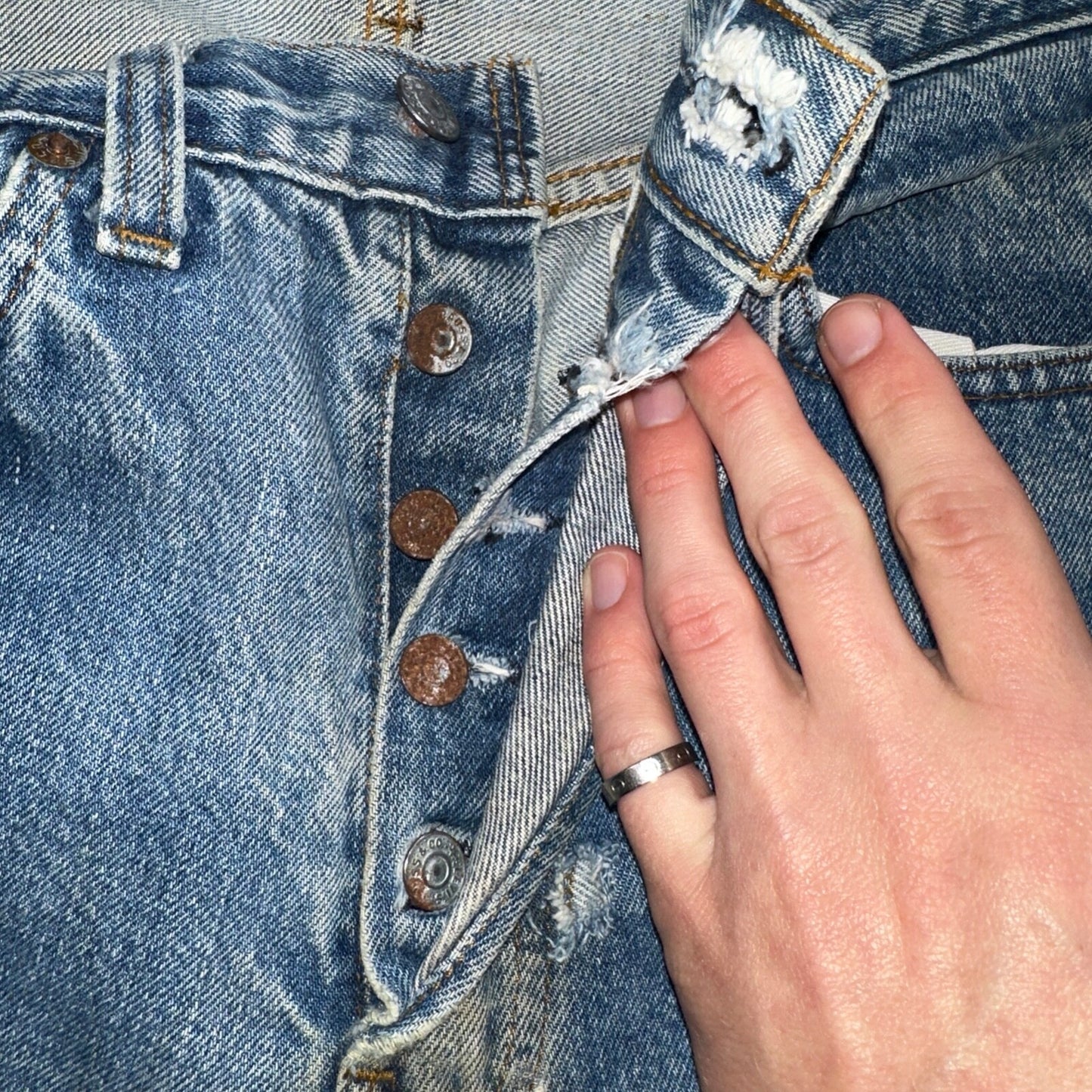 Levis 501 Vintage 80s Redline Selvedge USA XX Jeans Light Wash Capri Act 30x25