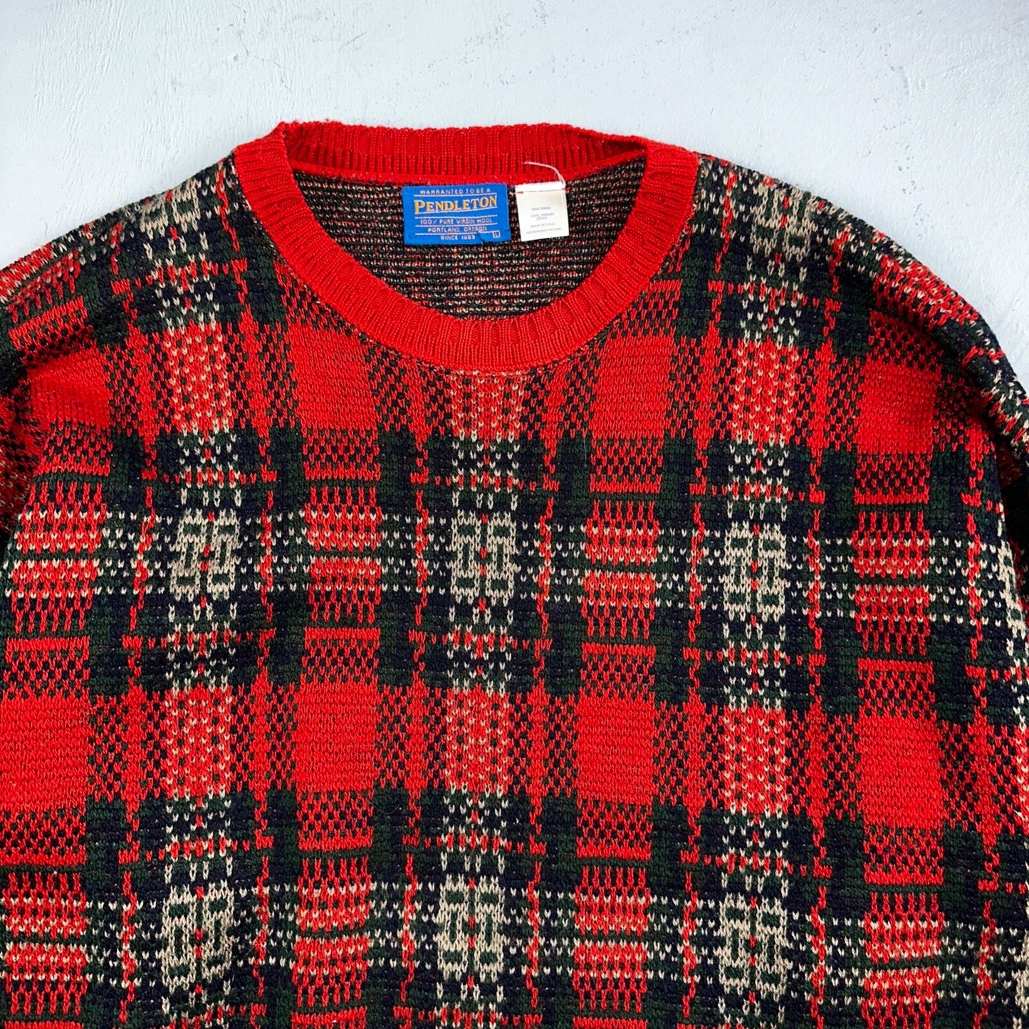 Pendleton VTG 100% Wool Sweater Mens L Plaid Red Oregon USA Preppy Christmas