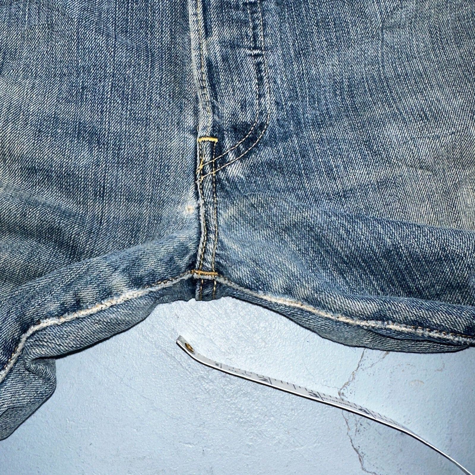 Levis 501 Vintage Y2K XX Straight Leg Jeans Blue Med Wash 33x34 Act 33x33