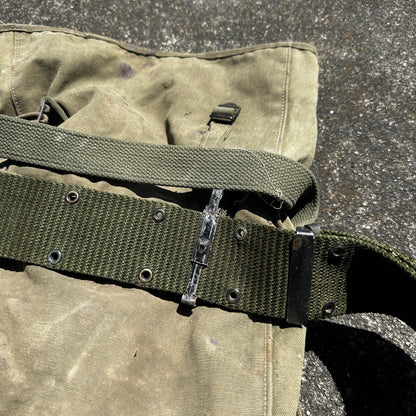 Korea US GI Gas Mask Bag Original Backpack Belt WWII Haversack 1960s?
