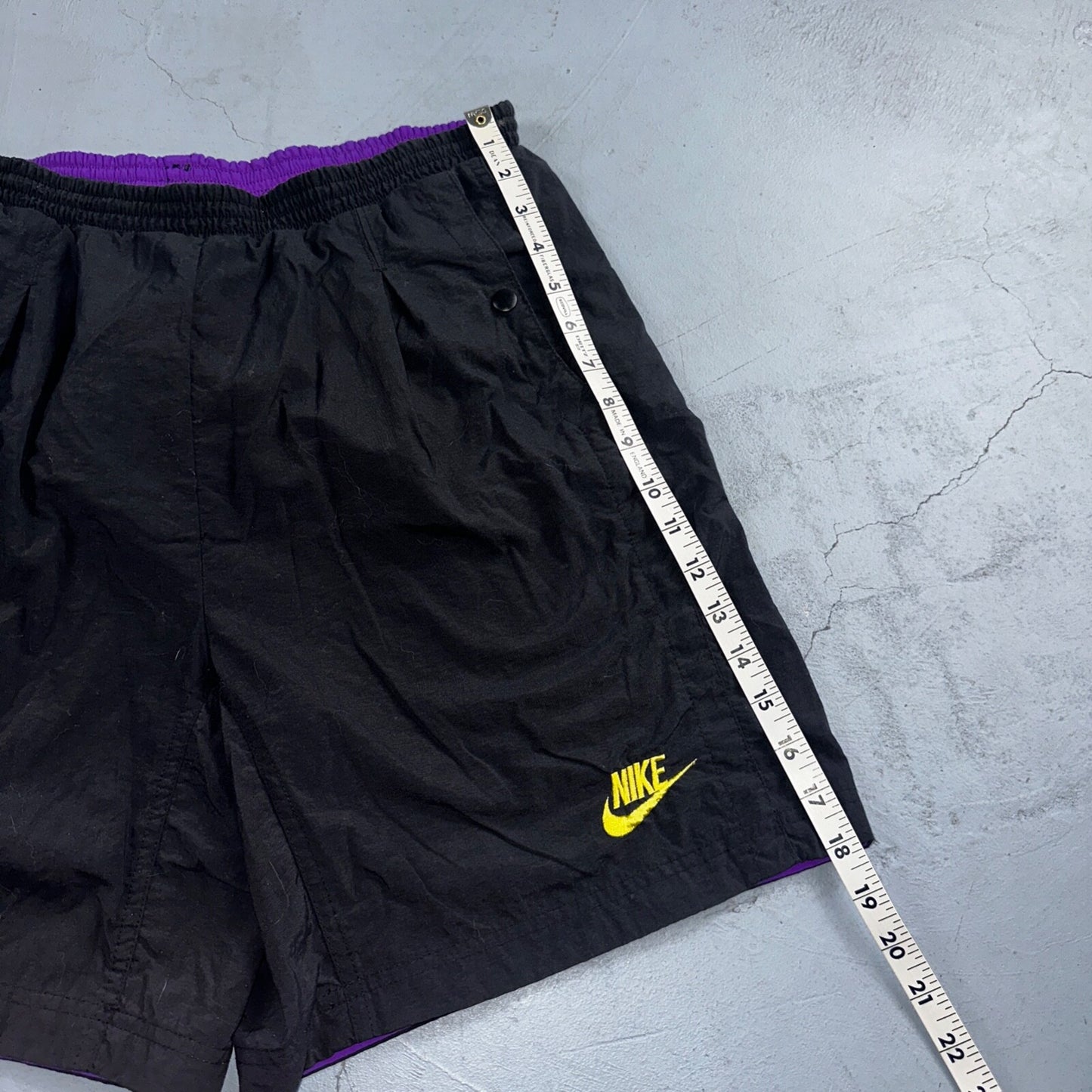 Nike ACG VTG Swim Trunk Mens M Black Cargo Pocket Outdoor Hiking Elastic 90s