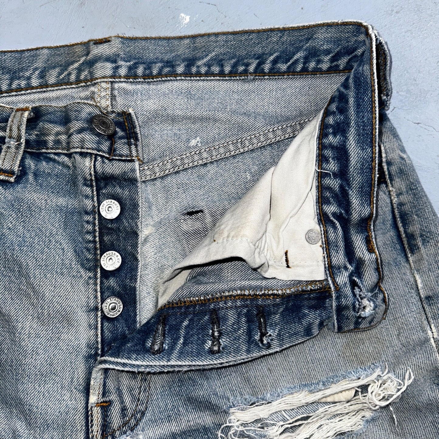 Levis 501 Vintage 80s Redline Selvedge USA XX Jeans Thrashed 33x33 Act 31x30