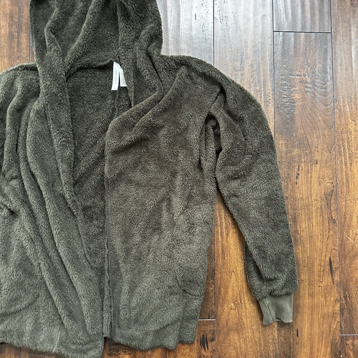 Forgotten Grace Furry Cardigan Womens Medium Green Open Front Athleisure Cozy