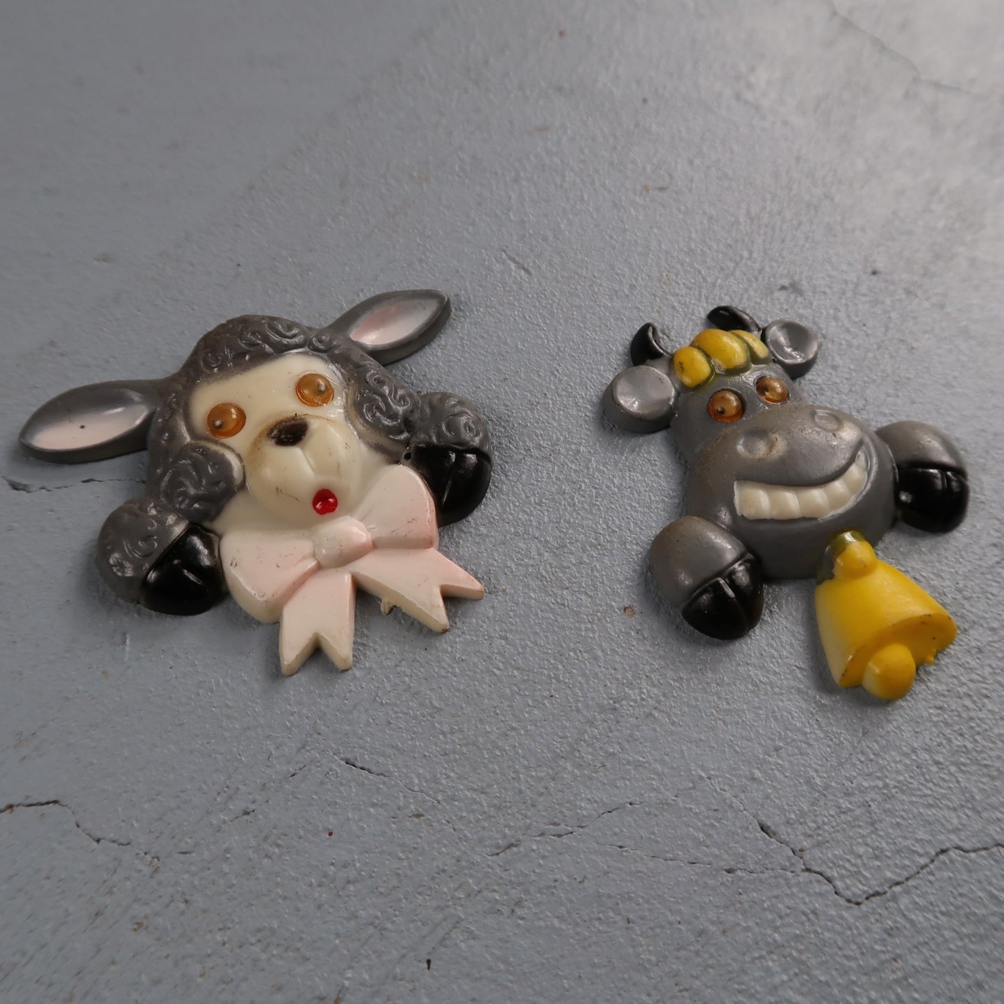 Little Lambs Head with Wiggly Eyes Refrigerator Magnet Bull Cute MCM Fridge Art