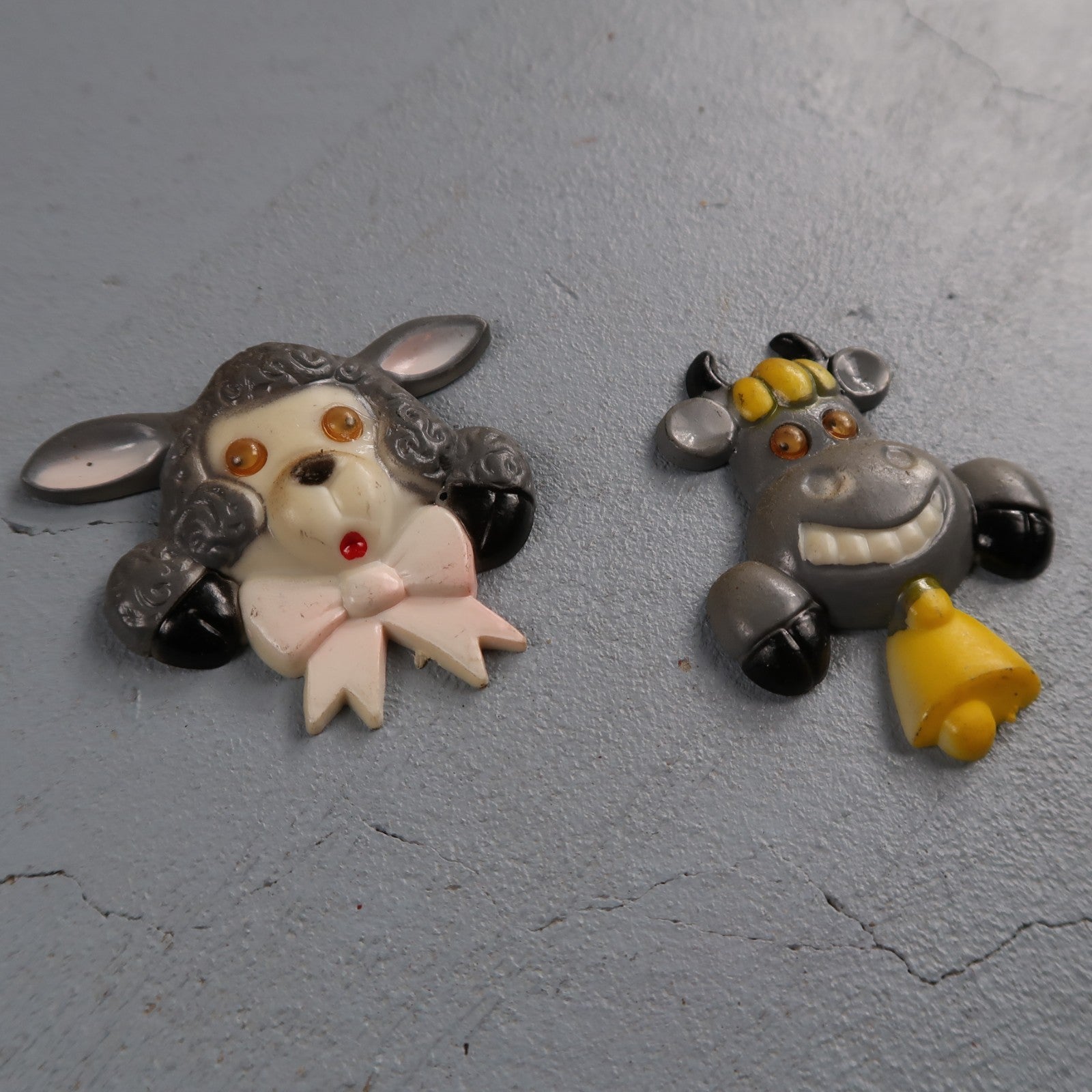 Little Lambs Head with Wiggly Eyes Refrigerator Magnet Bull Cute MCM Fridge Art