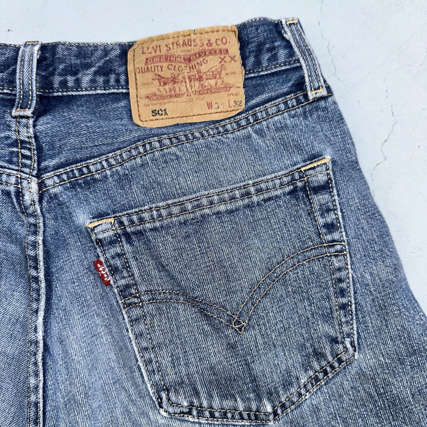 Levis 501 Vintage 90s Hungary Straight Leg Jeans 31x32 Y2K Med Wash Act 28x30