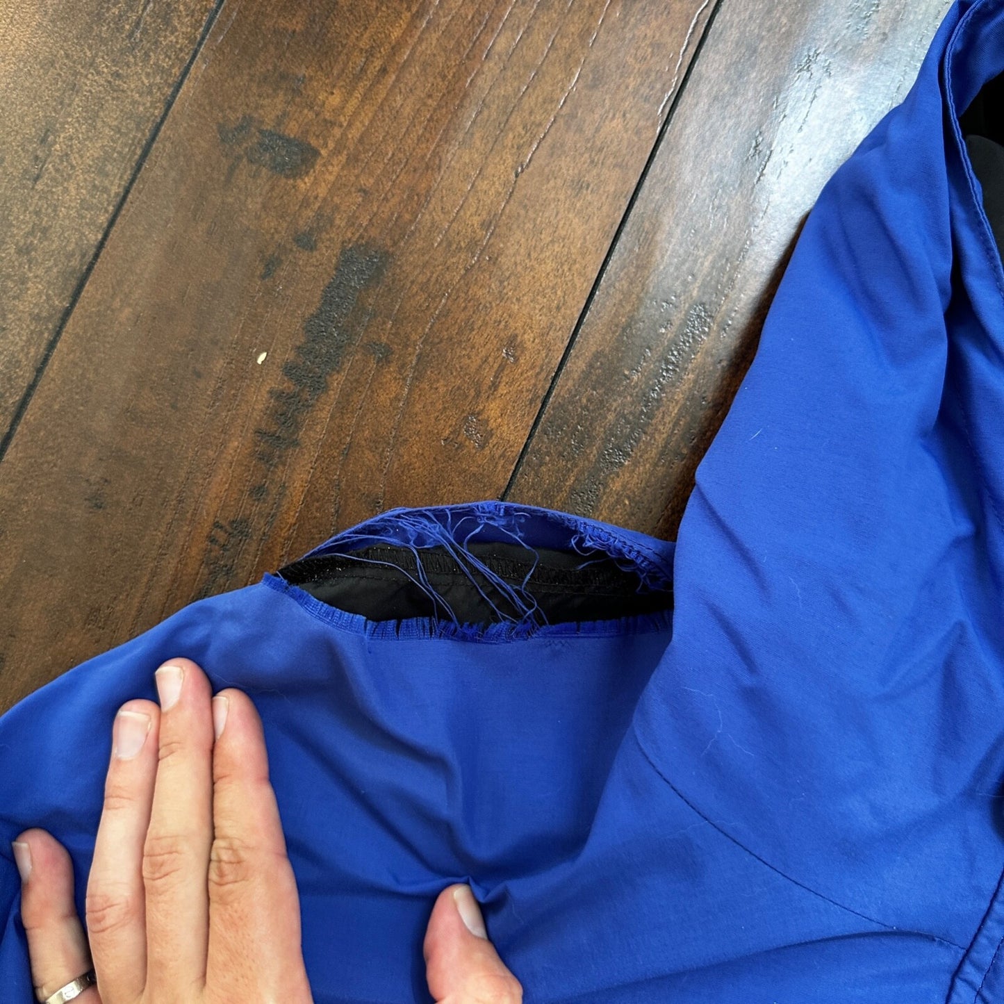 Eddie Bauer Windbreaker Jacket Mens M Blue Vintage Full Zip Ultrex Hooded RIPPED