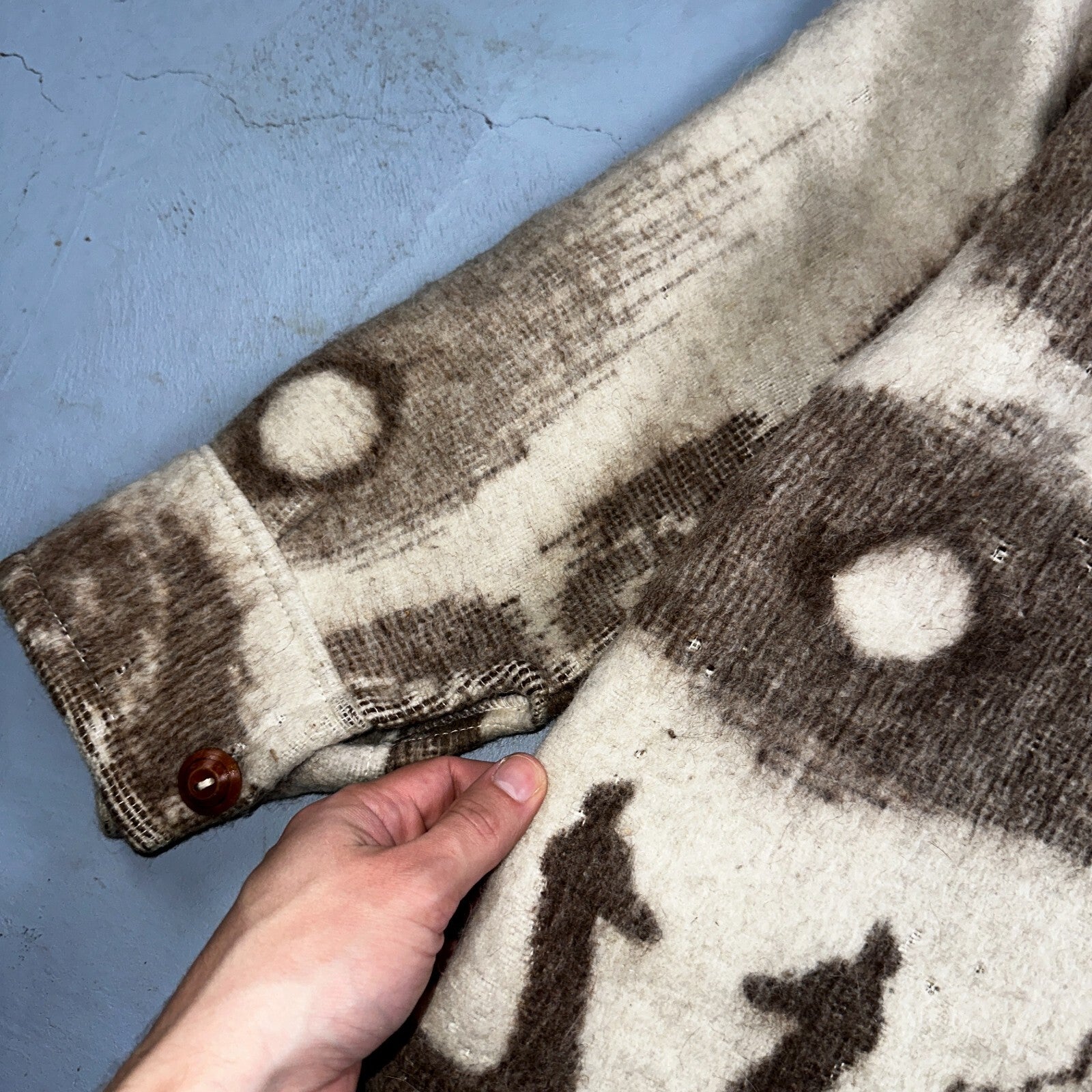 1970s Wool Lama Bird Coat Mens Jacket Size L Sweater Button Up 70s Rockabilly