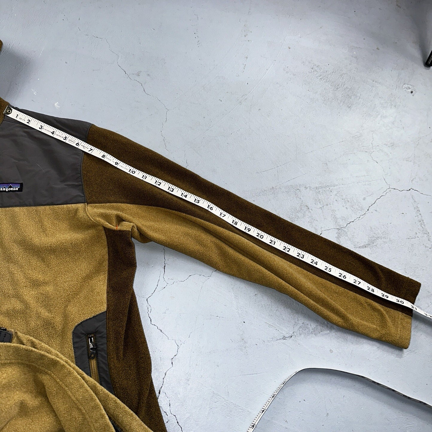 Patagonia Jacket Men's XL Tan Cedars Fleece Zip Chest Pocket Zipper Damaged