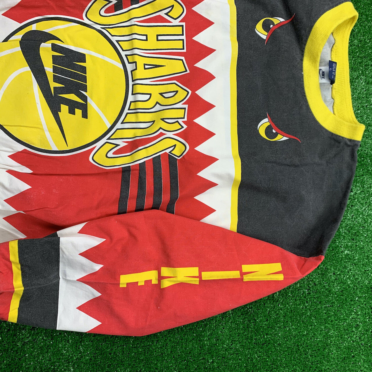 Nike Vintage Sweatshirt Mens T Shirt Sharks Crewneck AOP Basketball Jordan RARE