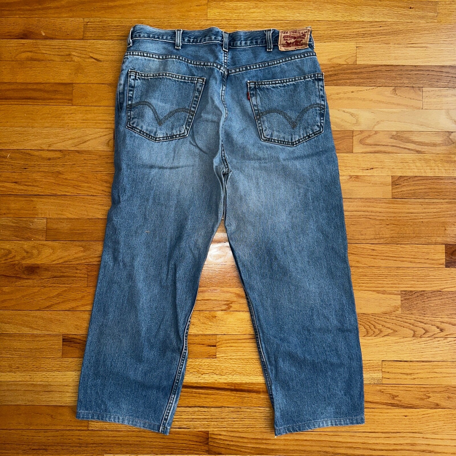 VTG Levi’s 550 Relaxed Fit Jeans Men’s 38x30 Blue Denim Pants 37x26 Hemmed