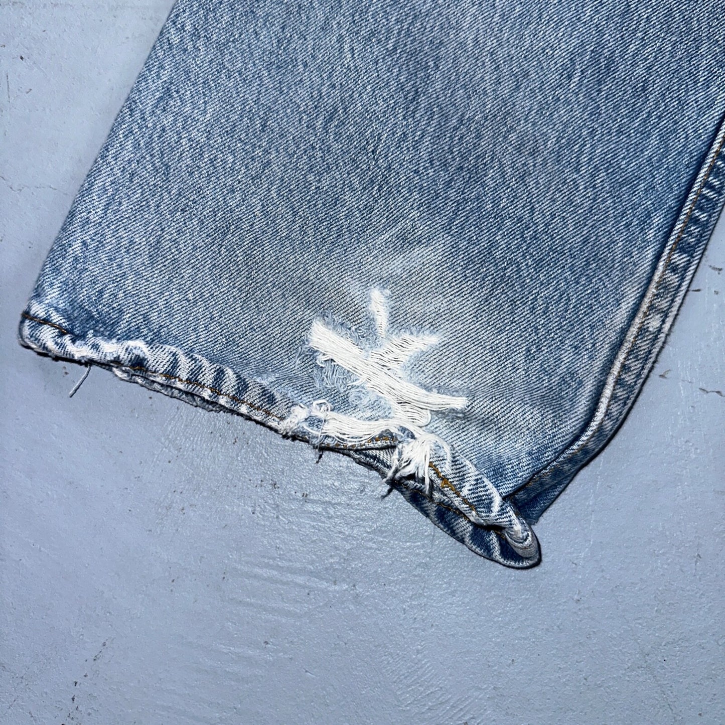 Levis 501 Vintage 90s USA XX Straight Leg Jeans Blue Light Wash 34x34 Act 32x33