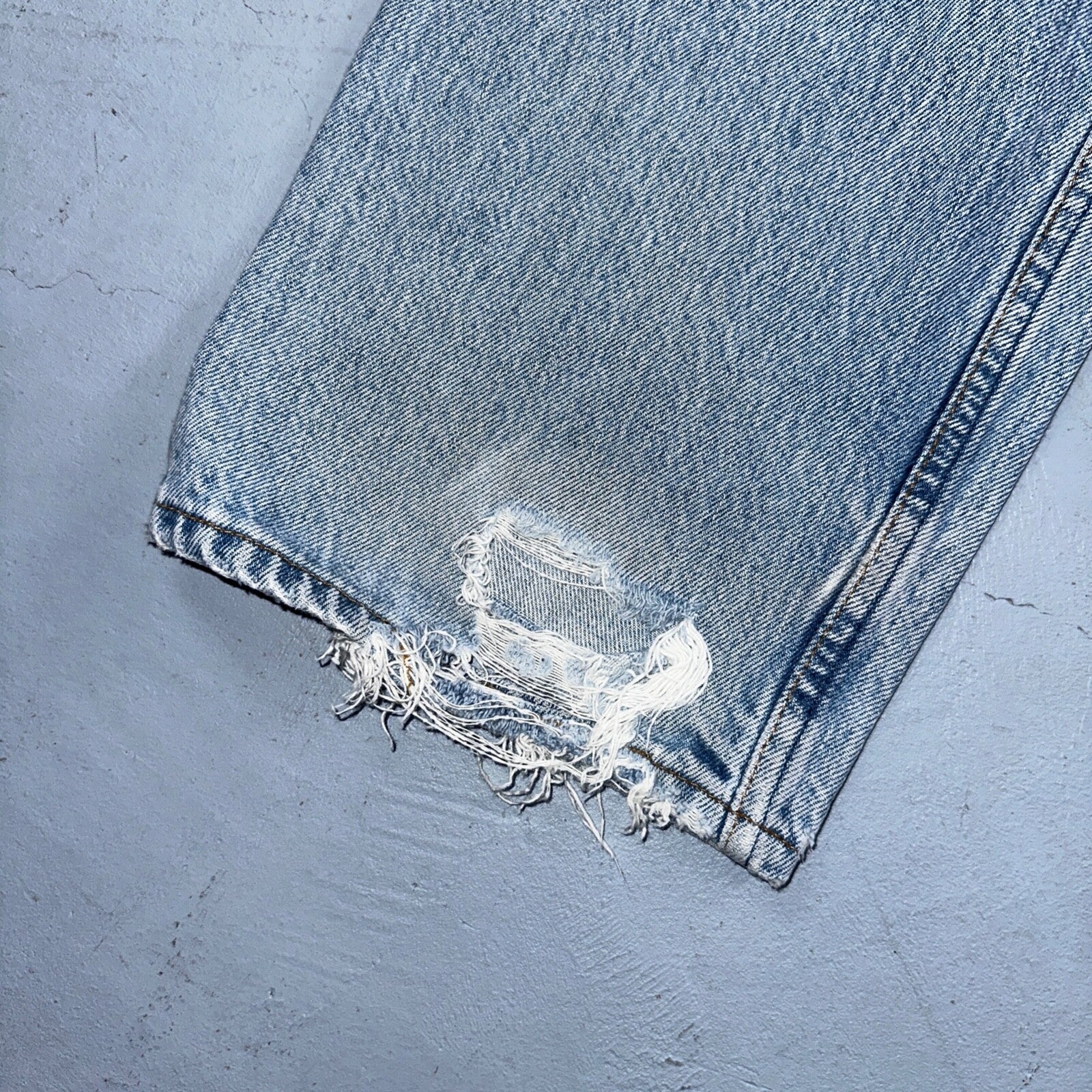 Levis 501 Vintage 90s USA XX Straight Leg Jeans Blue Light Wash 34x34 Act 32x32