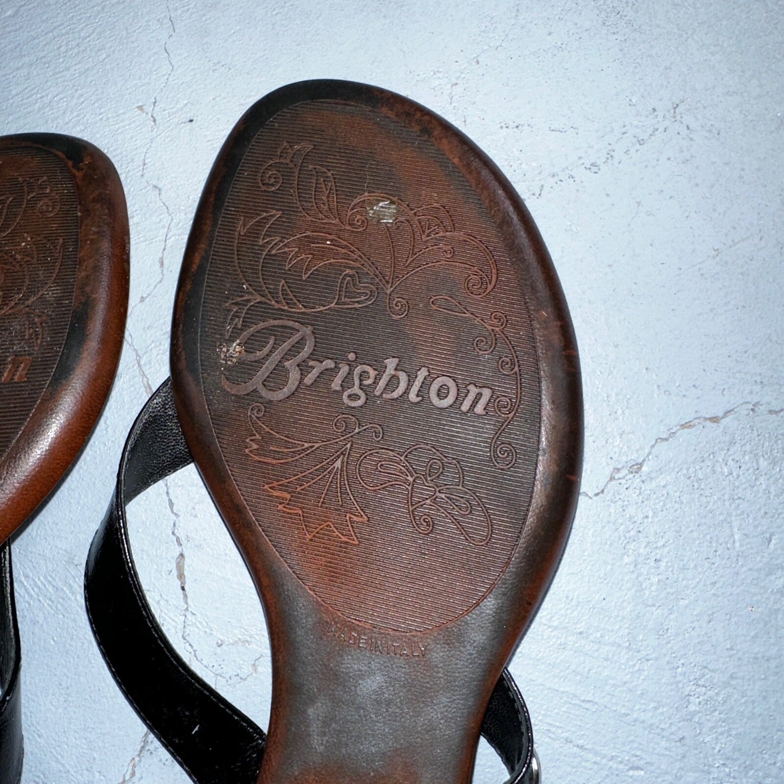 Brighton Womens Black Thong Sandals Size 8 Cute Y2K Made in Italy