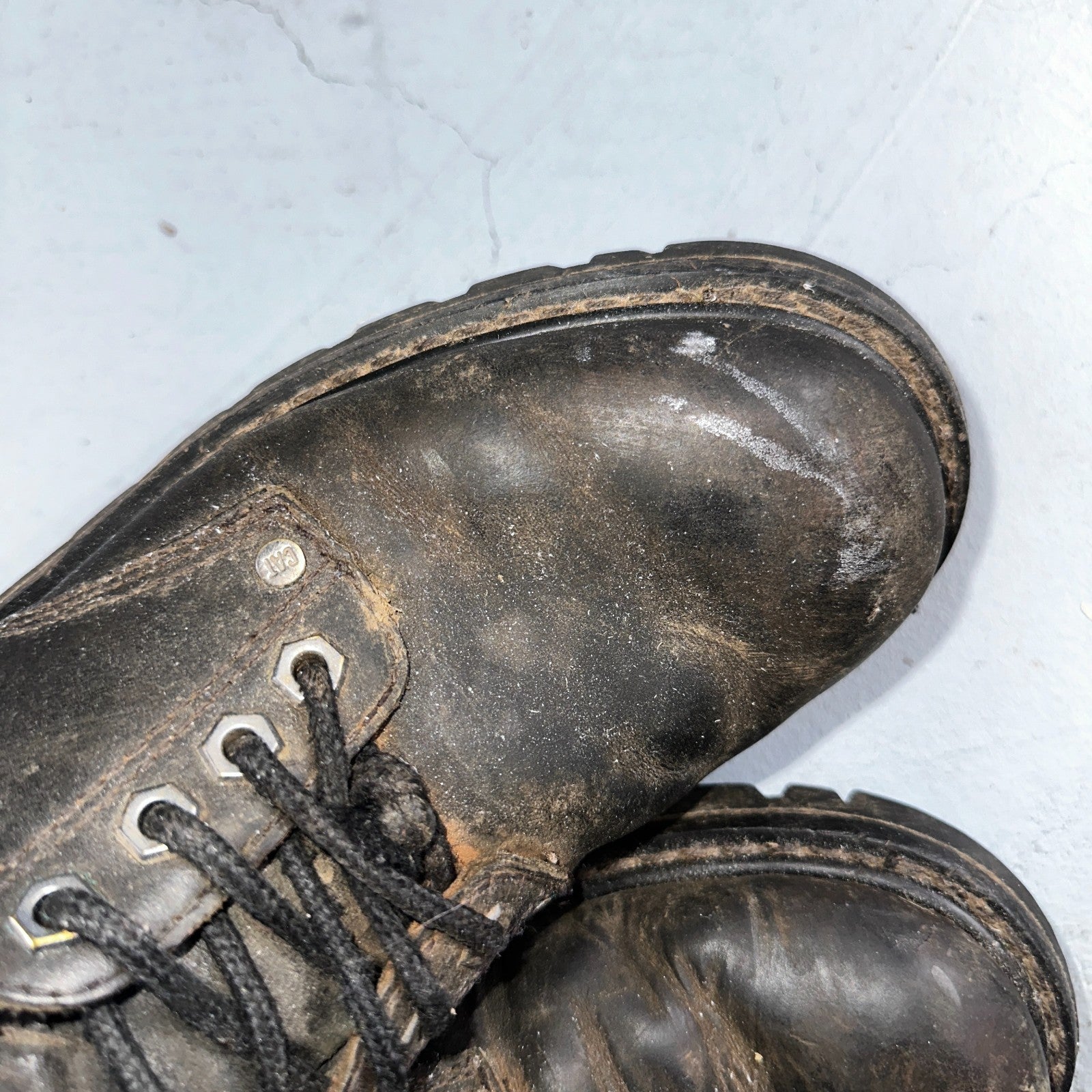 Caterpillar Men's Second Shift Work Boot Soft Toe Black Leather Size 8.5 CAT