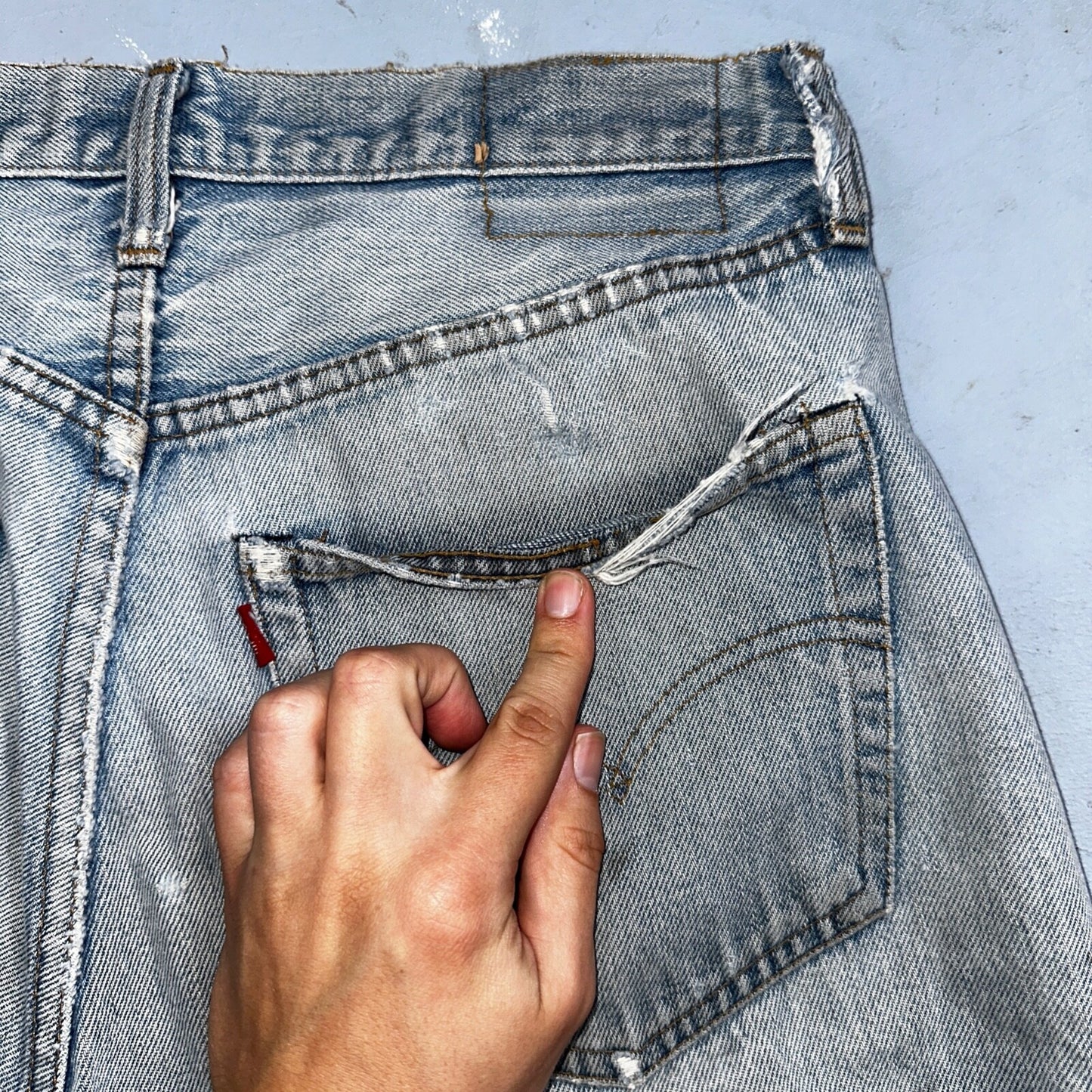 Levis 501 Vintage 80s Redline Selvedge USA XX Jeans Thrashed Light Act 31x29