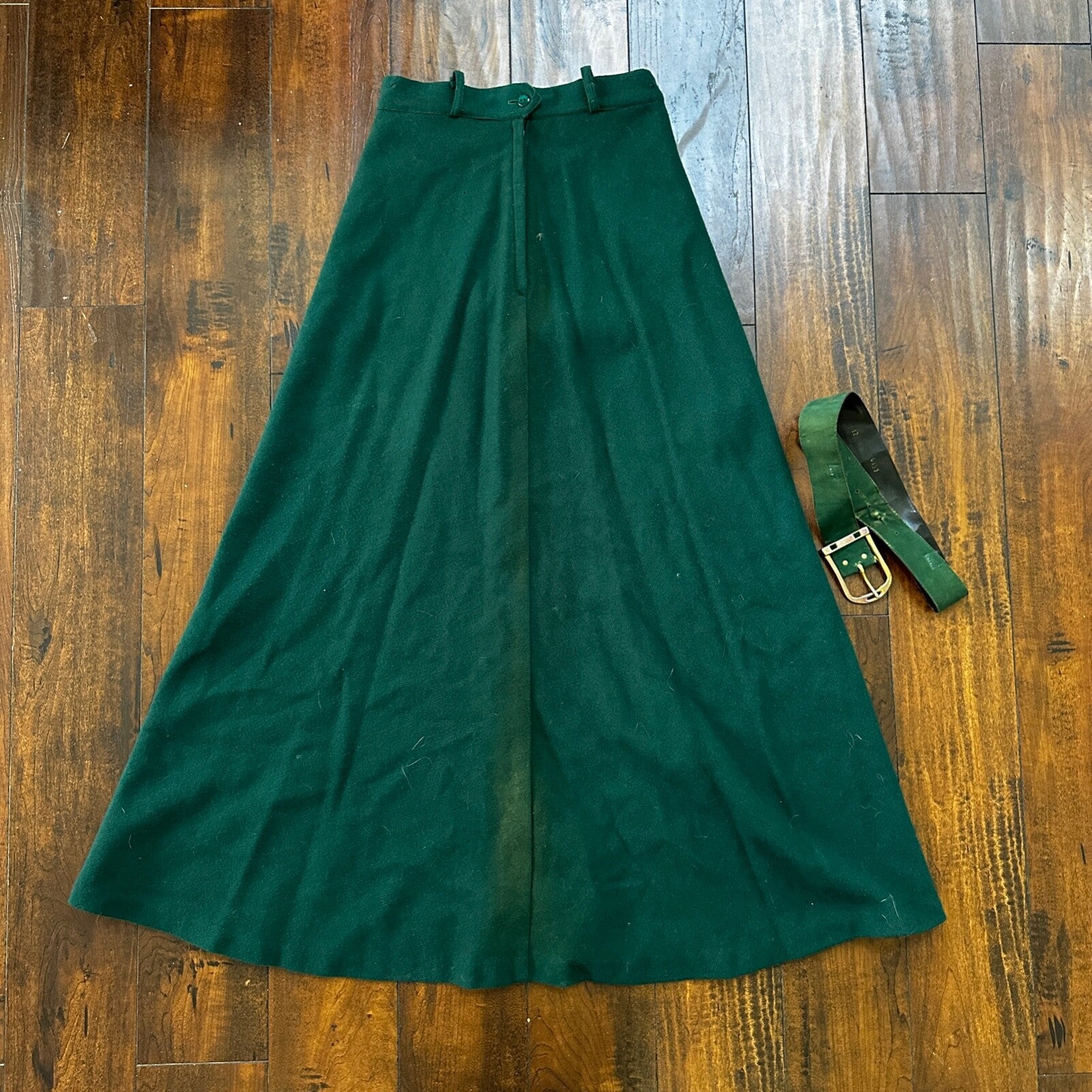 VTG 1960s Faded Green Wool Skirt Preppy Midi Knee Belt Loops 26" Waist Long 60s