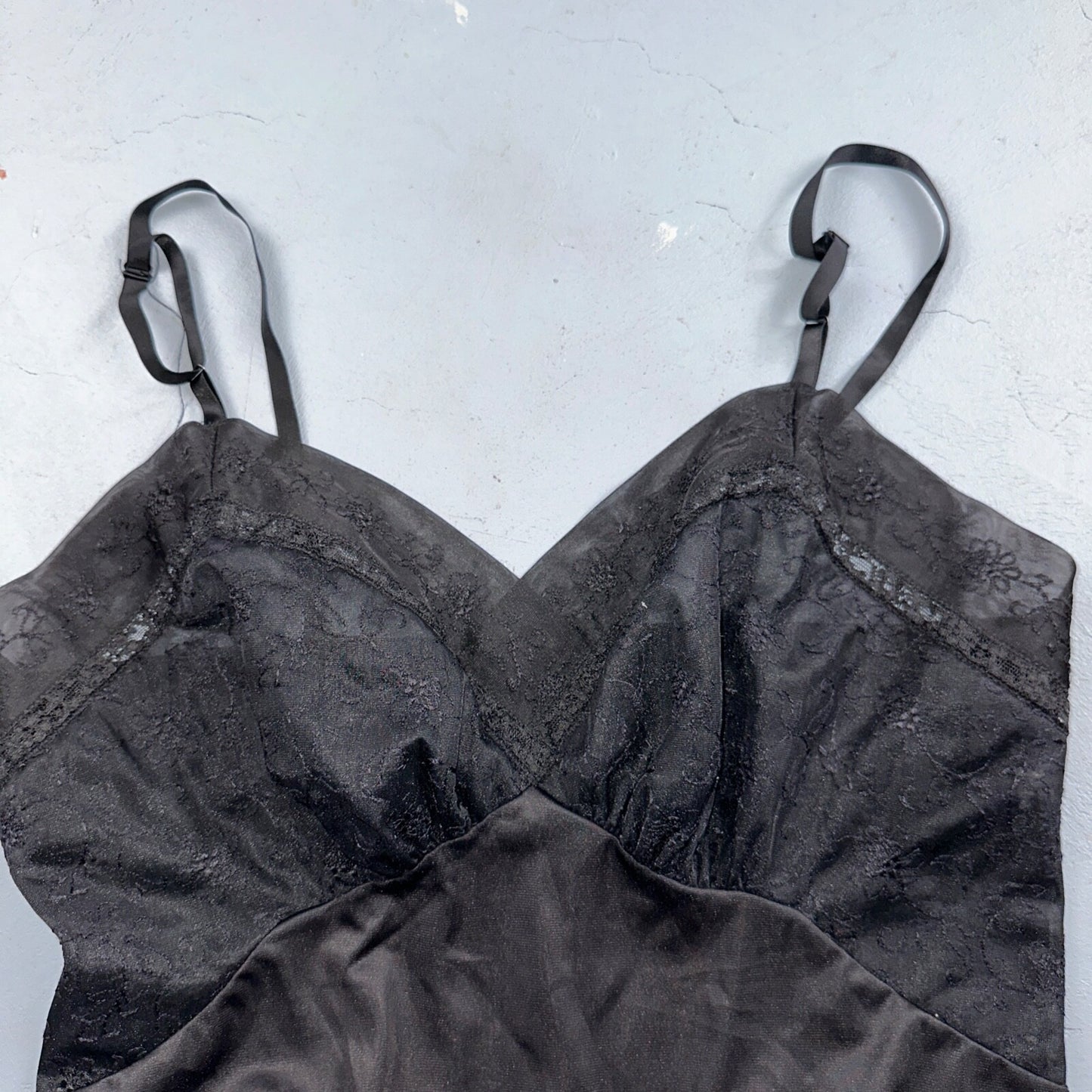 VTG Vanity Fair 1970s Lingerie Slip Dress Sleepwear Full Sweep Nightgown Lace