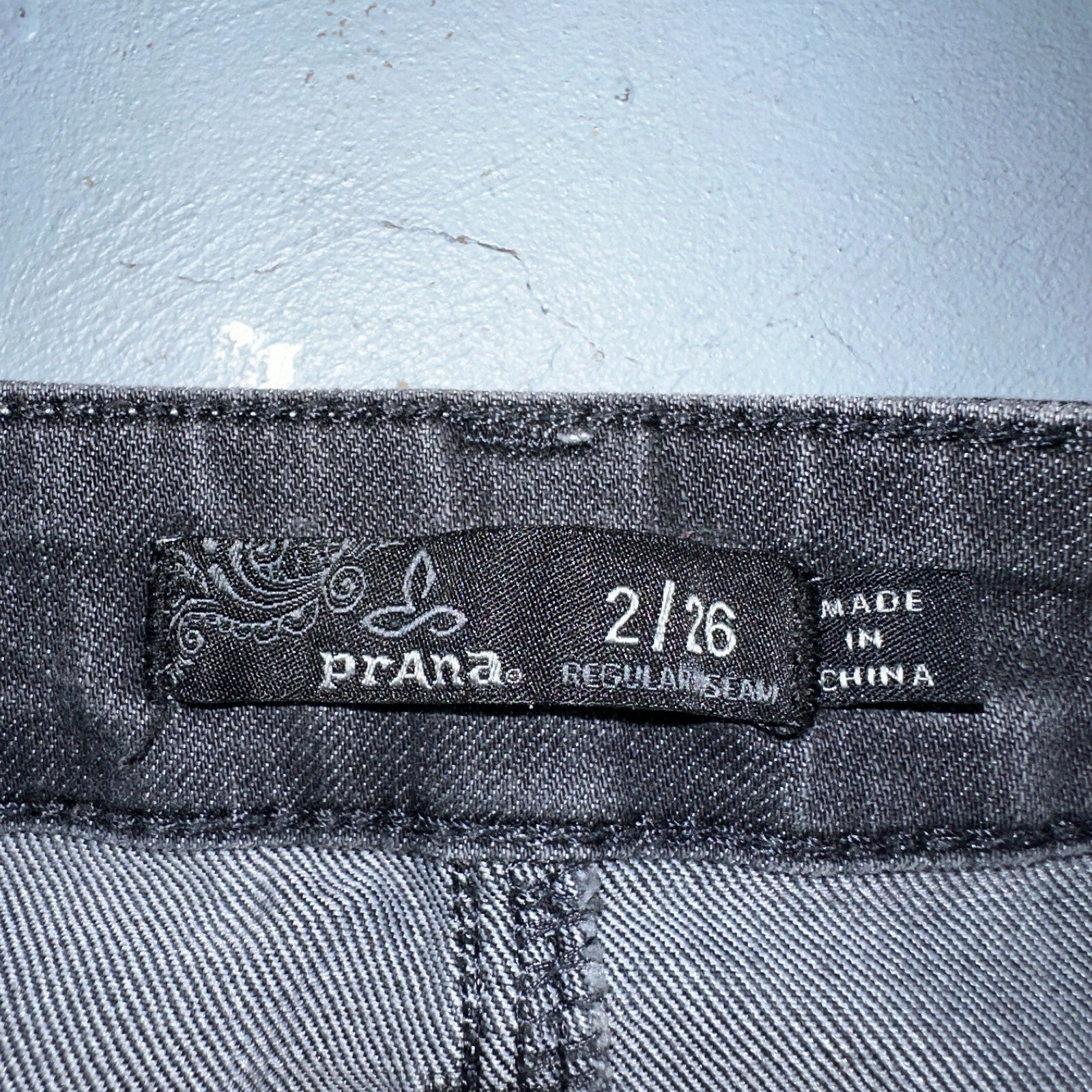 Prana Women's Size 2/26 Black Skinny Dark Wash Cotton Blend Stretch Denim Jeans