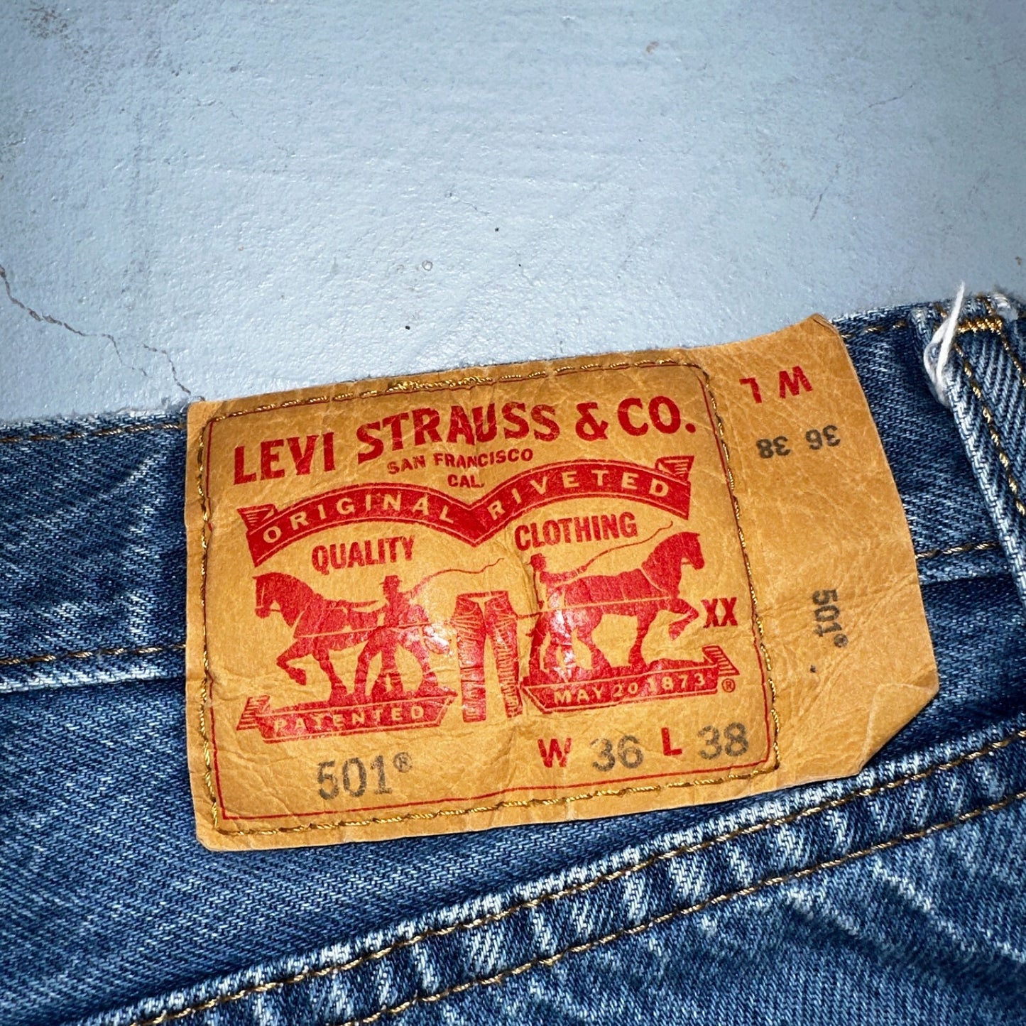 Levis 501 Y2K XX Straight Leg Jeans Blue VTG Med Wash 36x38 Act 33x33
