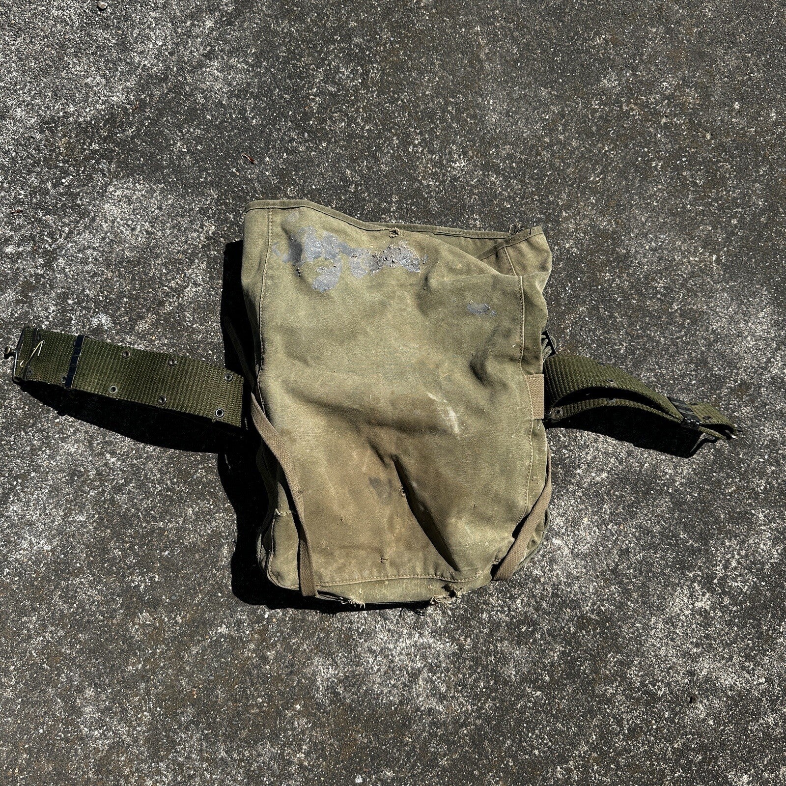 Korea US GI Gas Mask Bag Original Backpack Belt WWII Haversack 1960s?