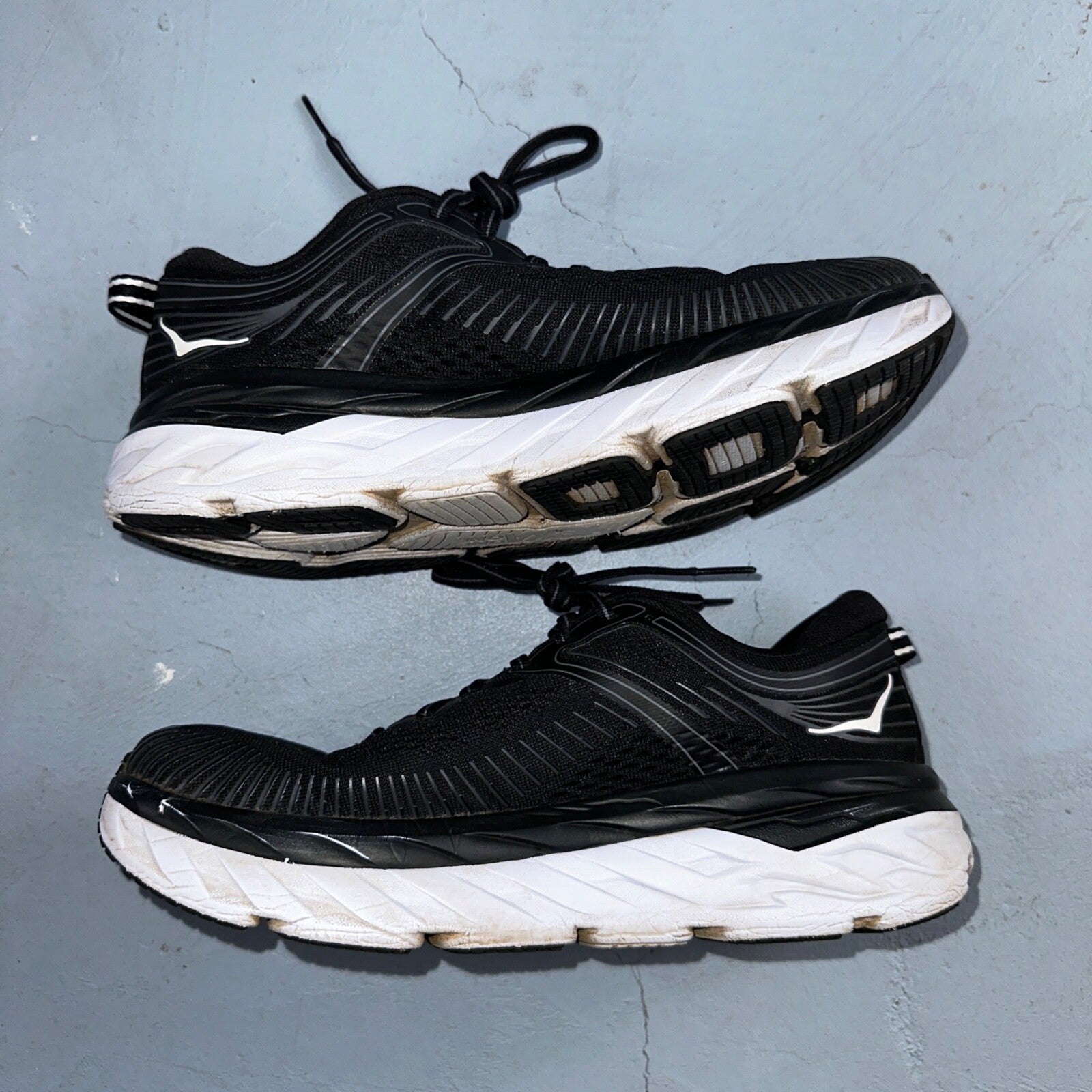 Hoka One One Womens Bondi 7 1110519 BWHT Black Running Shoes Sneakers Size 8