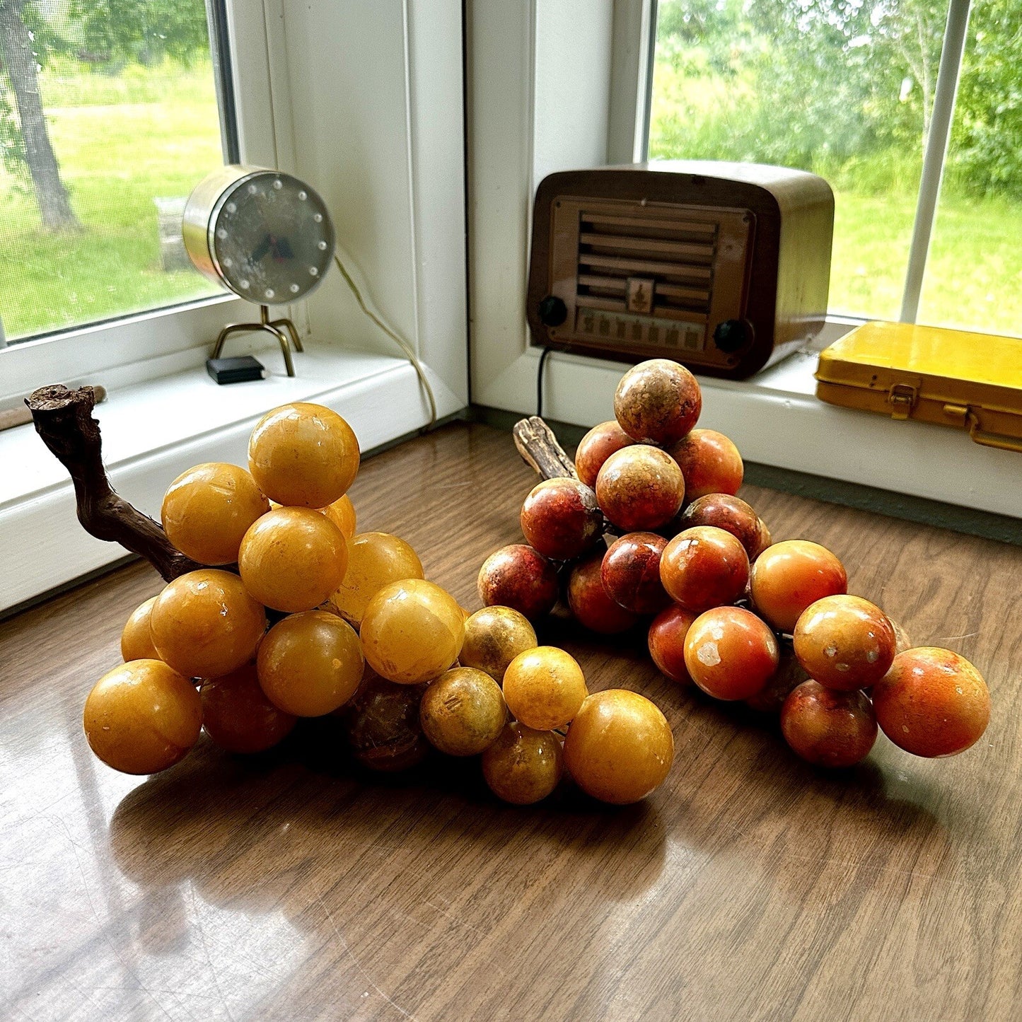 VTG Gold Lucite Acrylic Grapes Mid Century MCM Retro 1960s Cluster Yellow Set 2