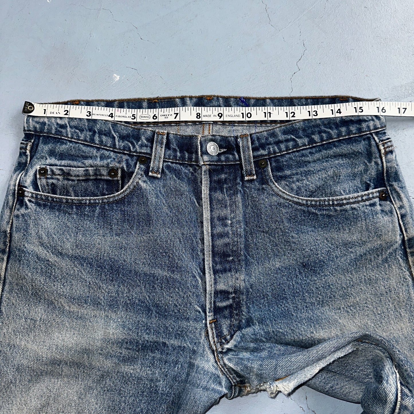 Levis 501 Vintage 80s USA XX Straight Leg Jeans Blue Light Wash Act 32x24 Capri