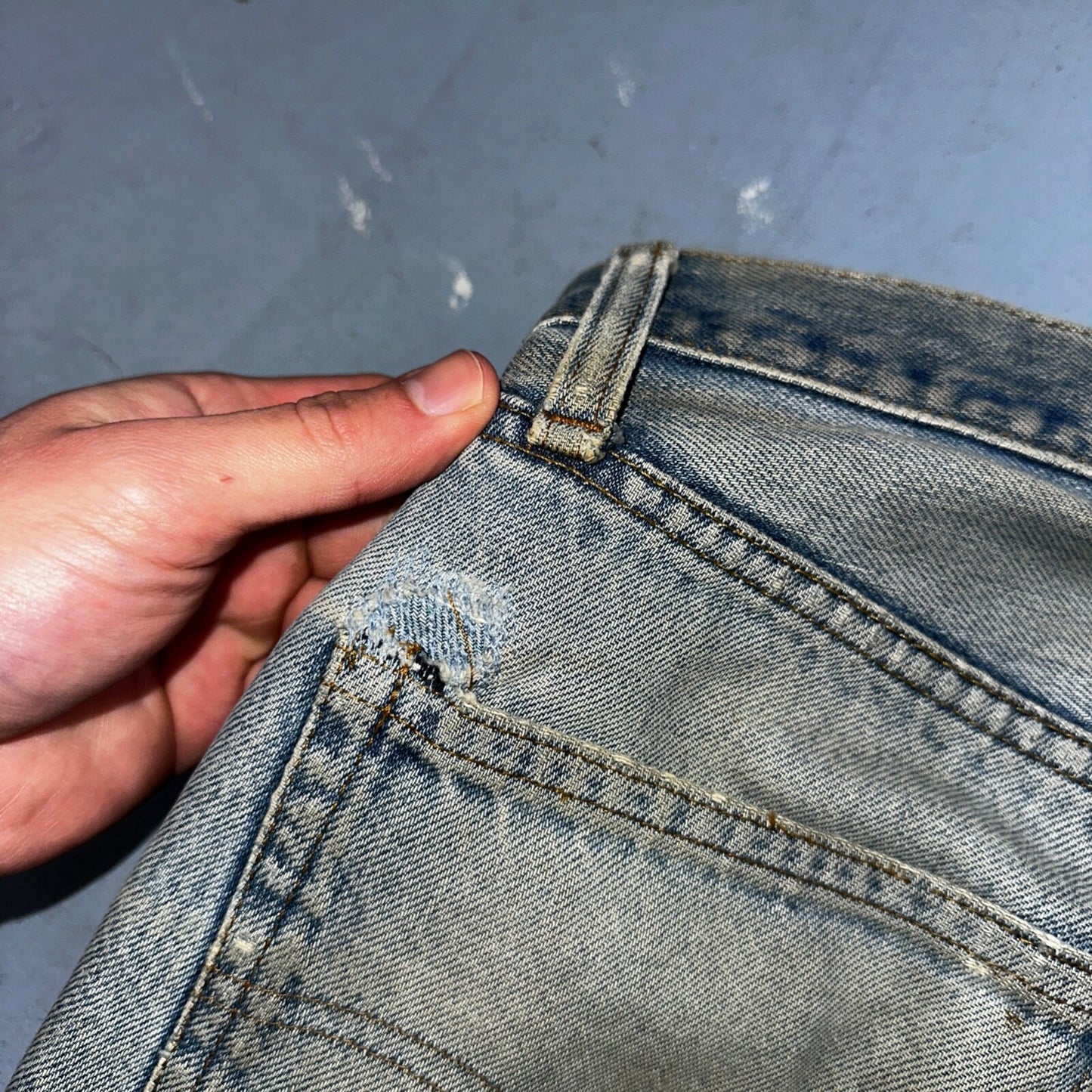 Levis 501 Vintage 80s Redline Selvedge USA XX Jeans Light Wash Thrashed Ac 29x26