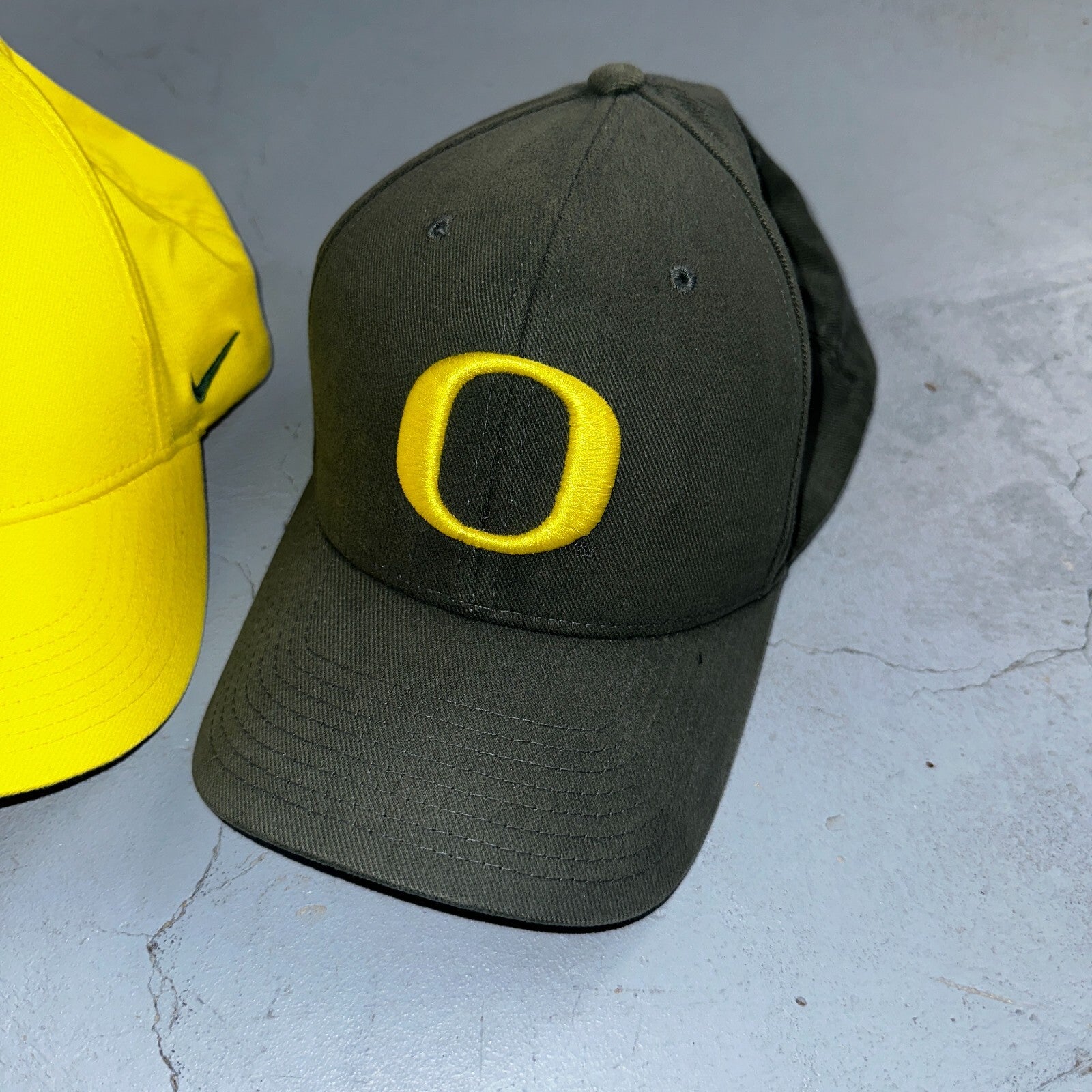 Nike Oregon Ducks VTG Hat Cap Snapback Lot of 3 Yellow Green Eugene Running Y2K